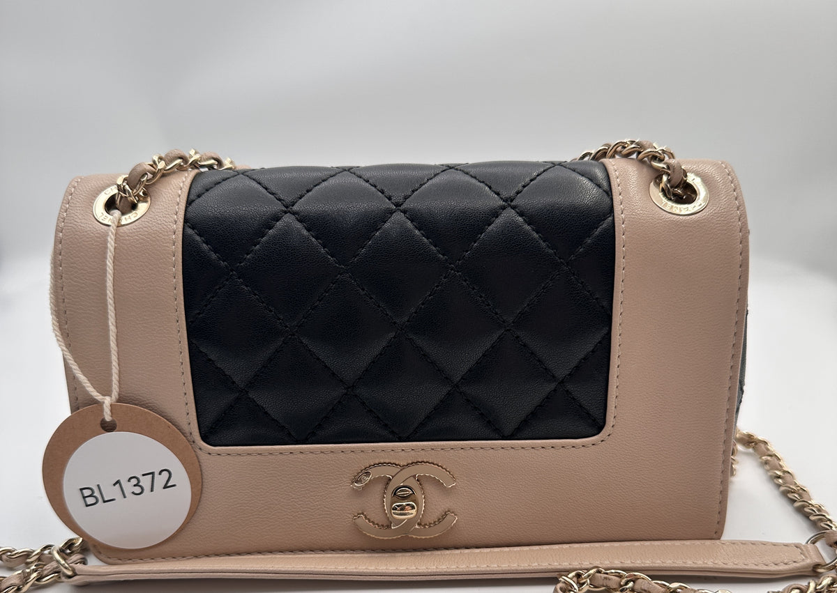 Chanel Le Boy Flap Chain Shoulder Bag - Color Block (BL1372)