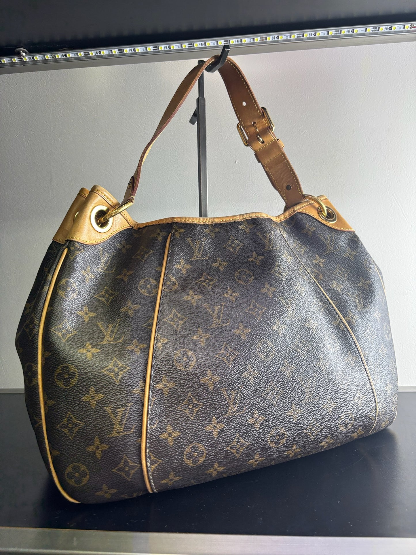 Louis Vuitton Monogram Galliera PM (B01272425M)