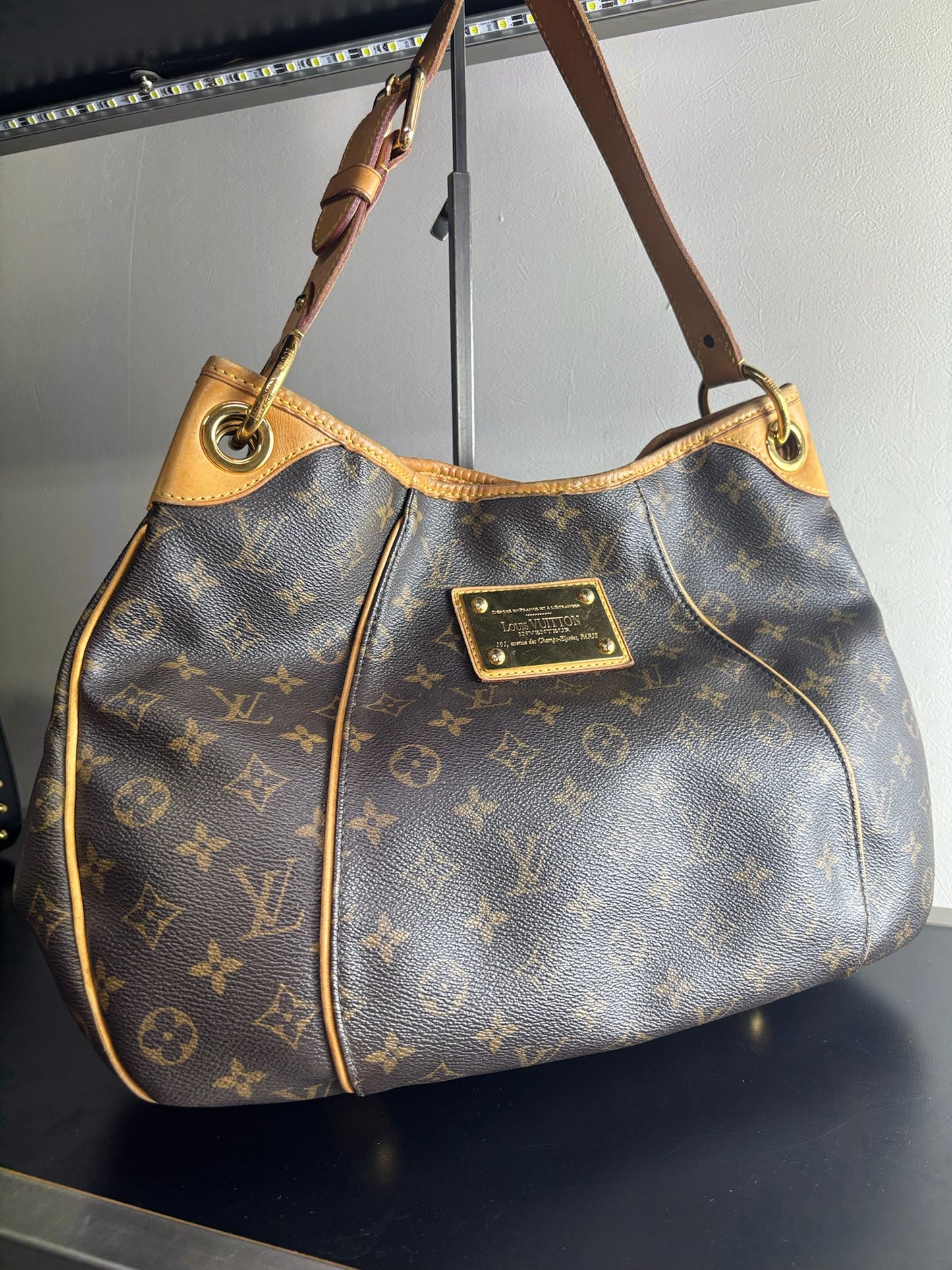 Louis Vuitton Monogram Galliera PM (B01279425CM)