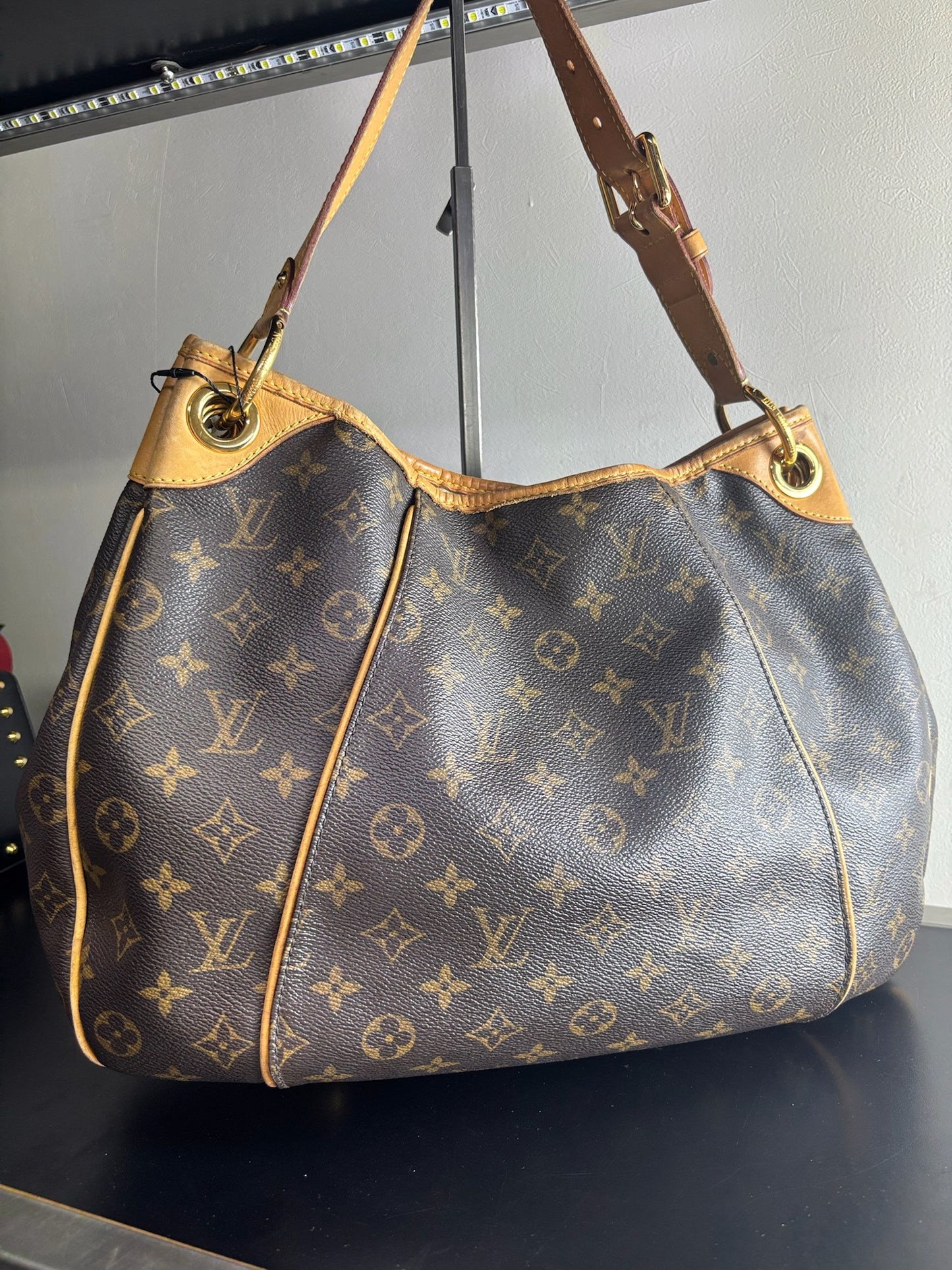 Louis Vuitton Monogram Galliera PM (B01279425CM)