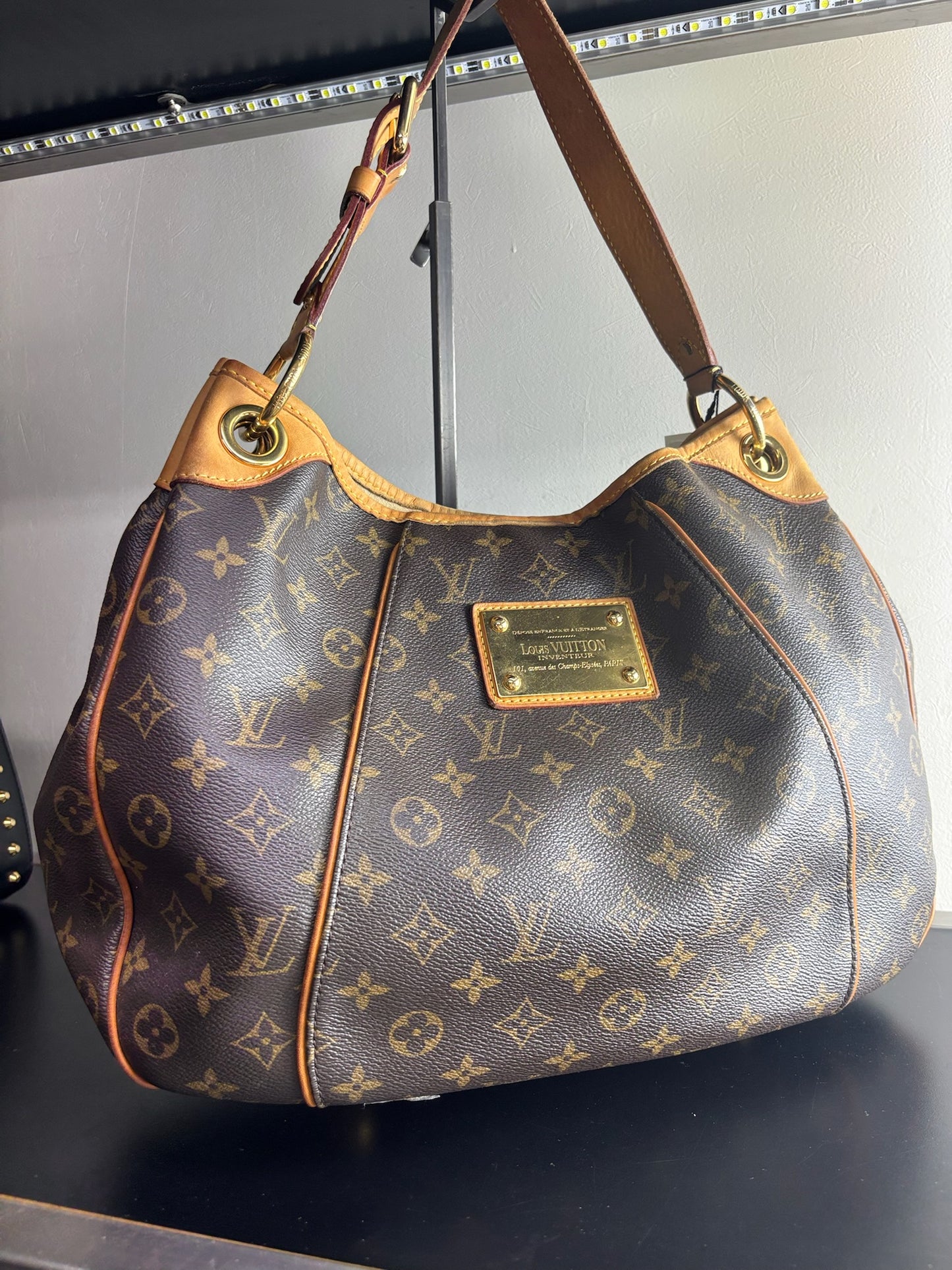 Louis Vuitton Monogram Galliera PM (B01279425AM)