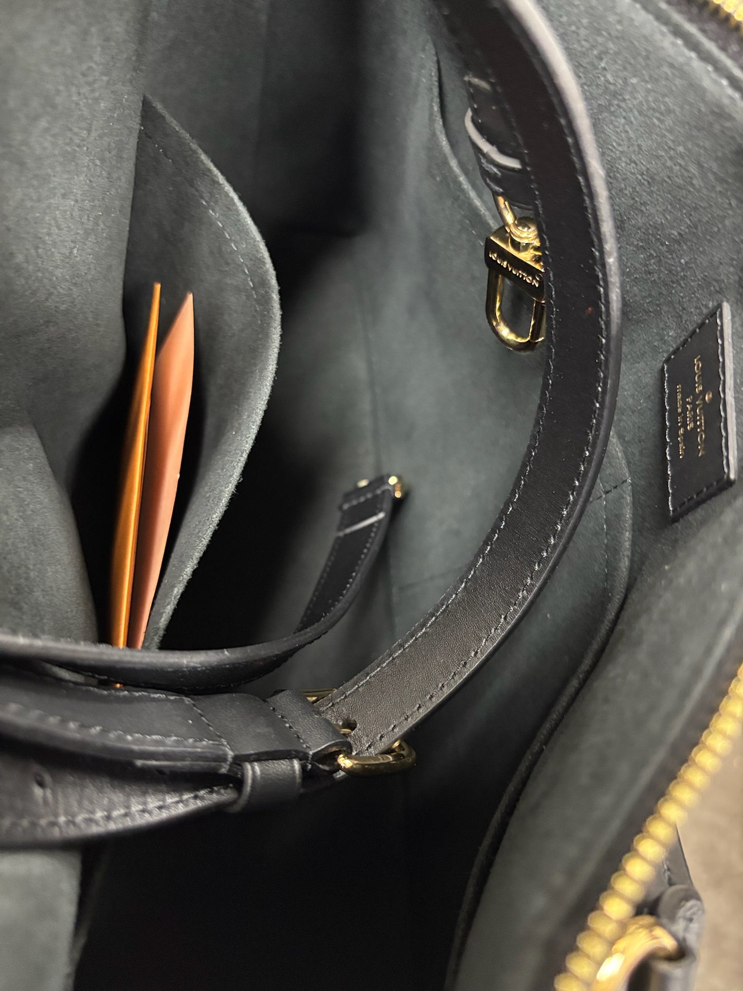 Louis Vuitton Empreinte V Tote MM