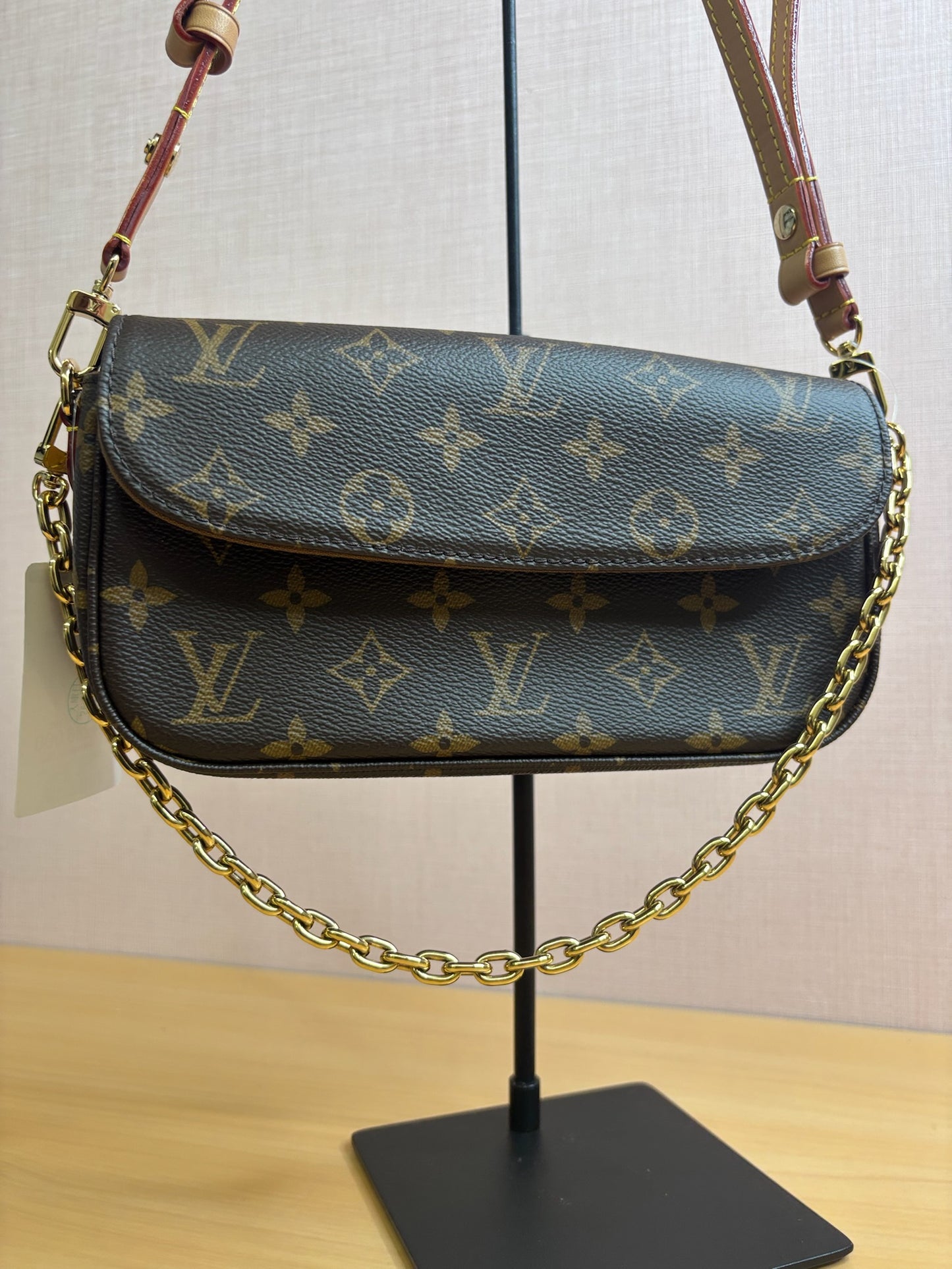 Louis Vuitton Wallet on Chain Ivy