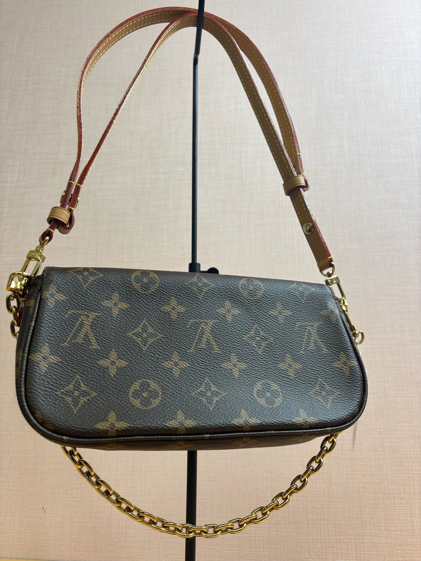 Louis Vuitton Wallet on Chain Ivy