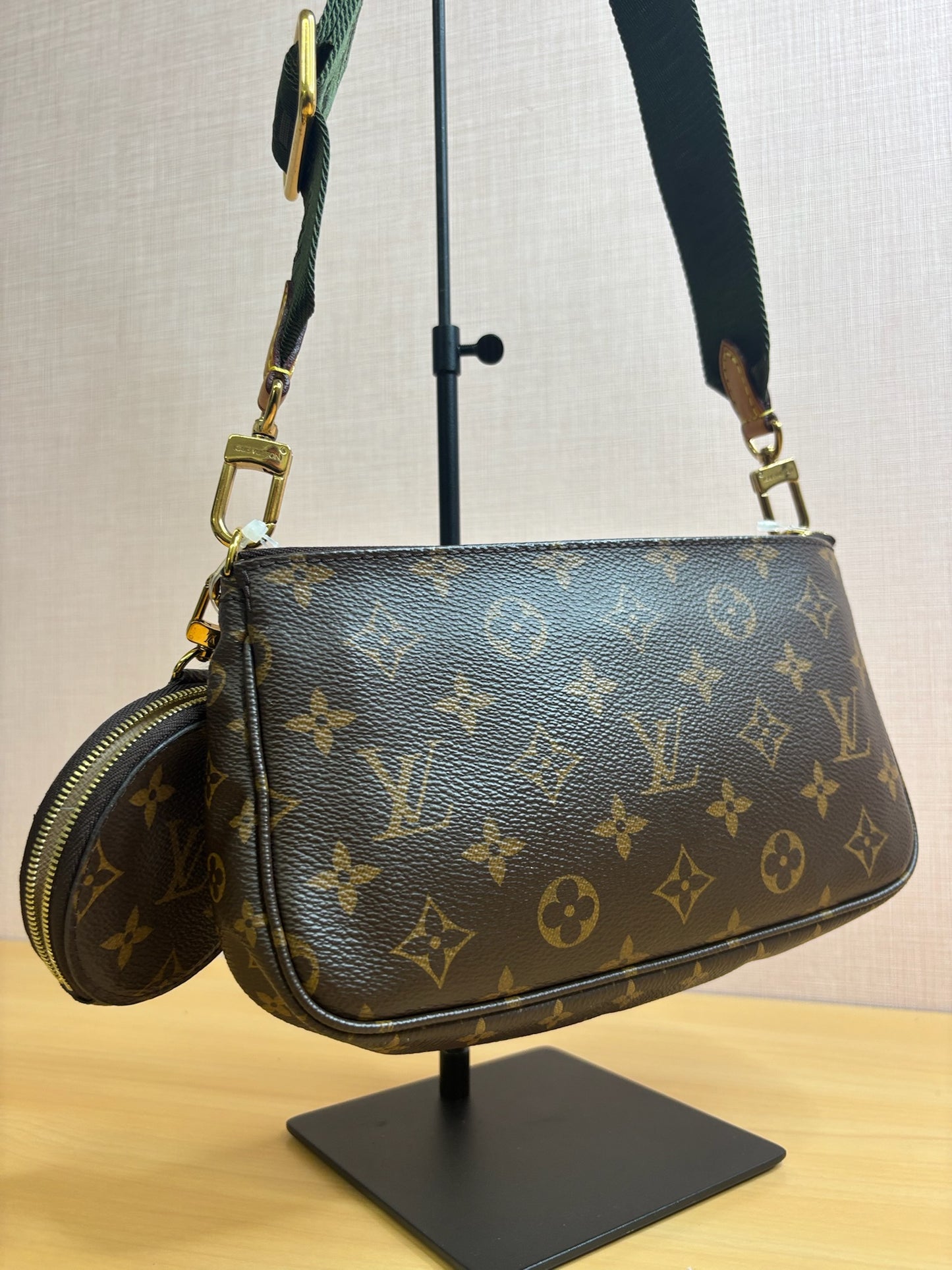 Louis Vuitton Multi Pochette Accessoires