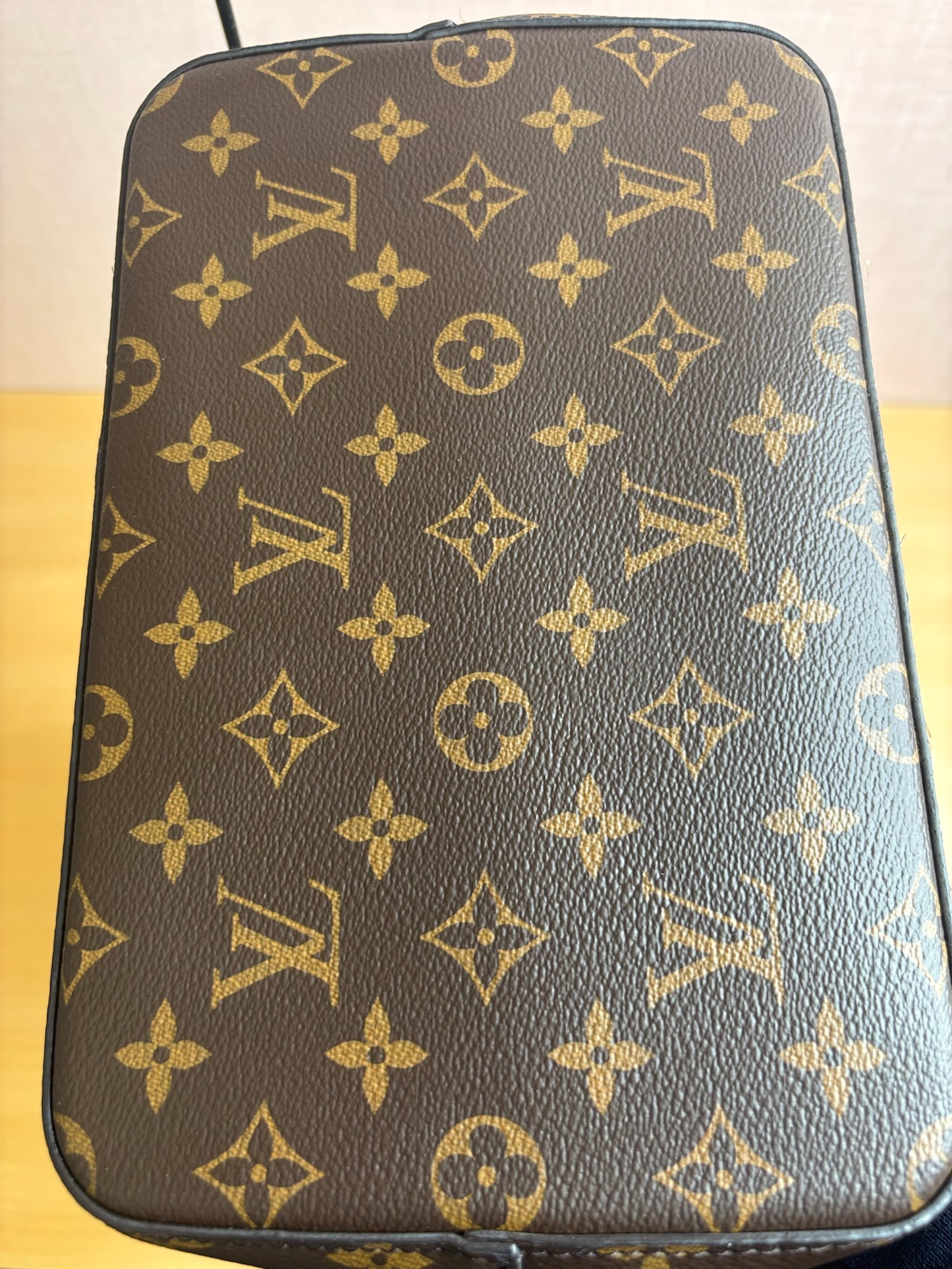 Louis Vuitton NeoNoé MM in Monogram Canvas
