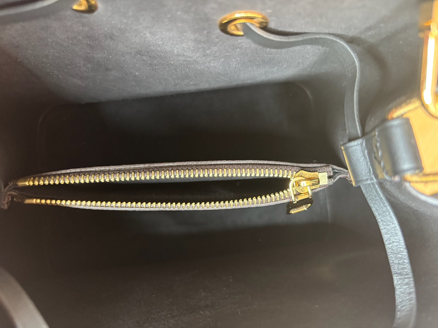 Louis Vuitton NeoNoé MM in Monogram Canvas