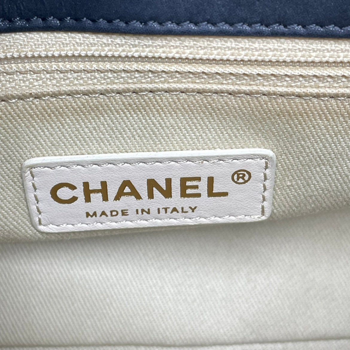 Chanel Black Leather Accordion One Shoulder Bag (B380320912P)