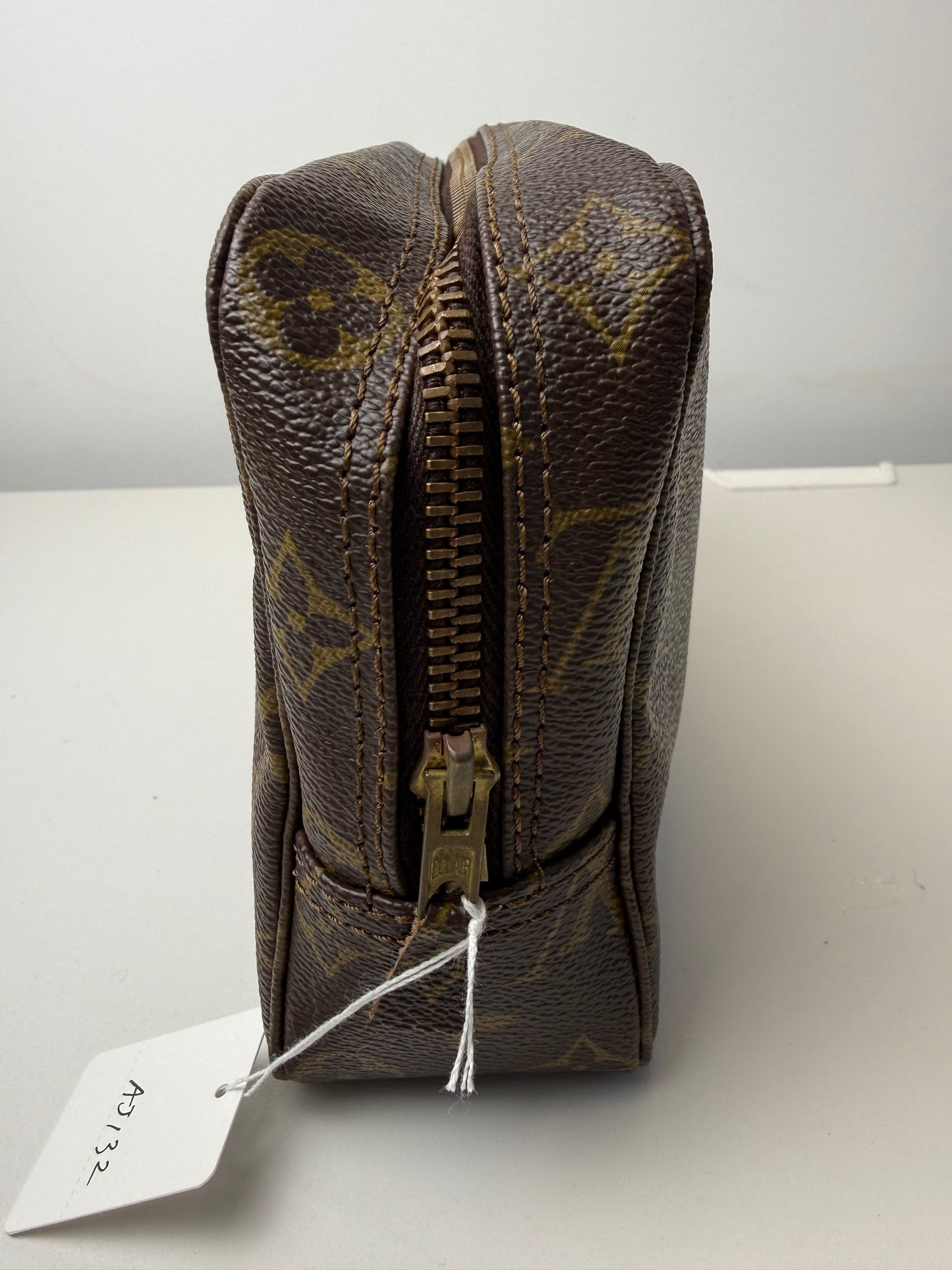 Pre-Owned Louis Vuitton Trousse Toilette 23 AJ132
