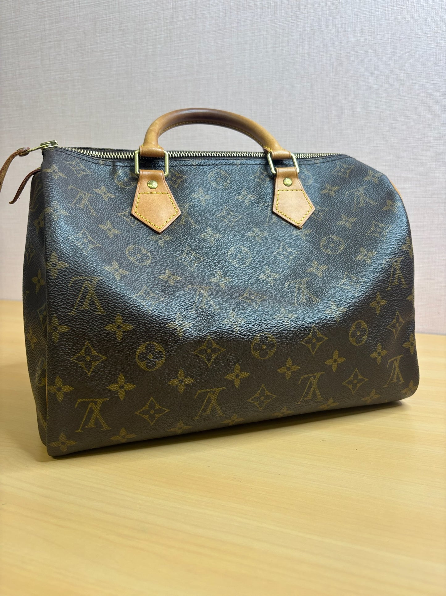 Louis Vuitton Speedy 30 in Monogram Canvas