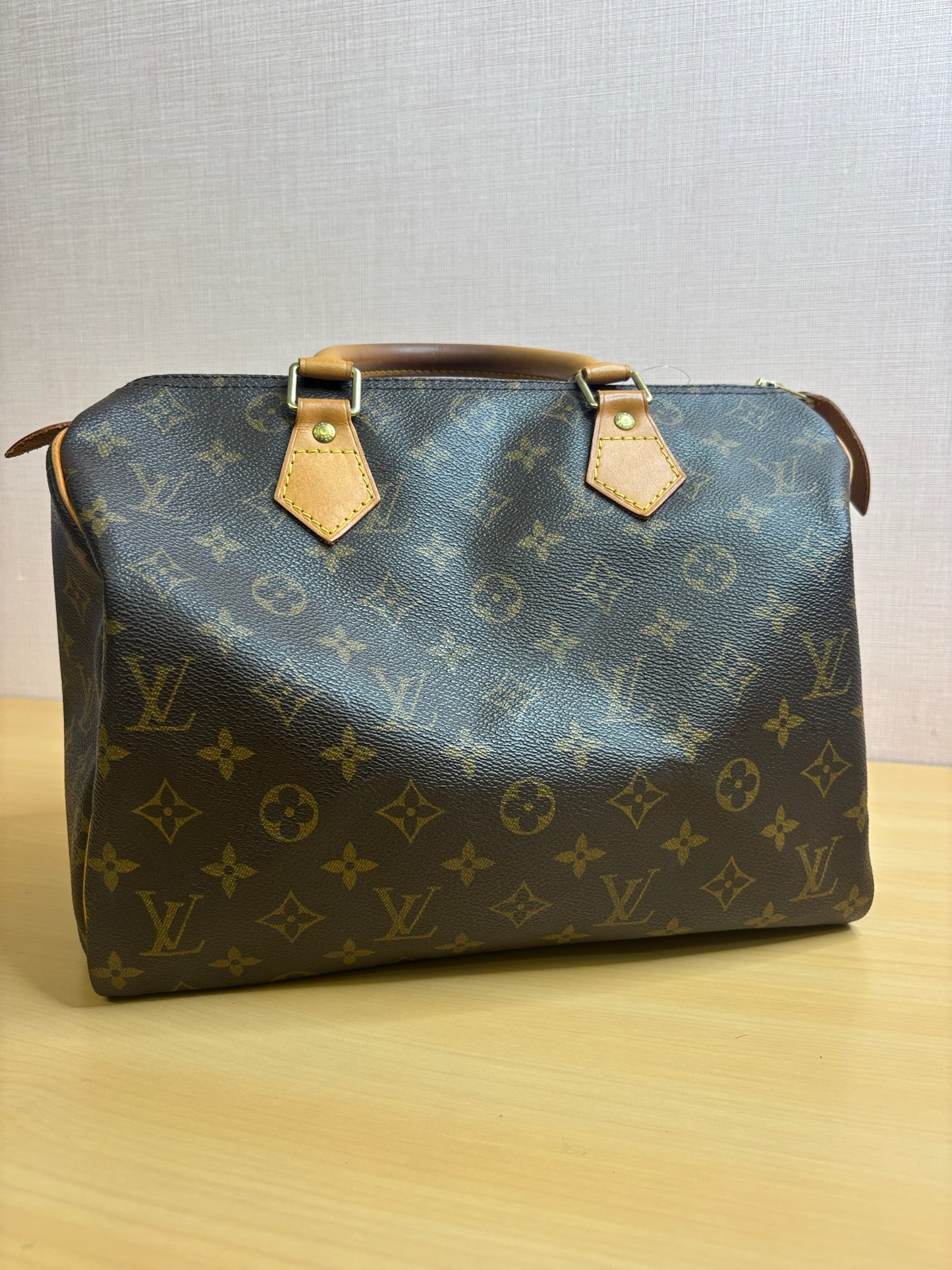 Louis Vuitton Speedy 30 in Monogram Canvas