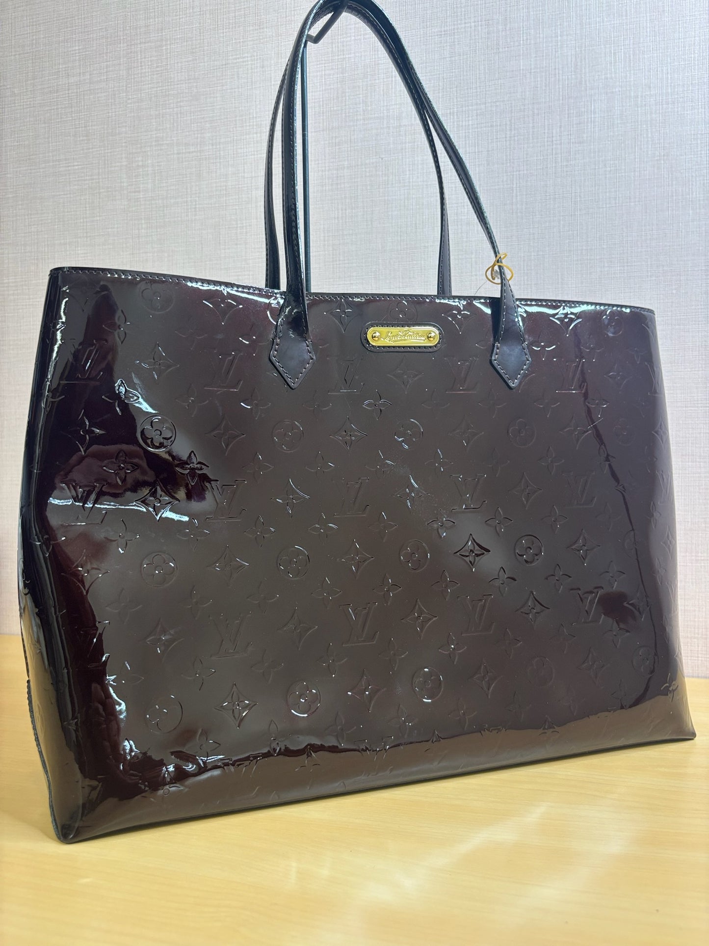 Louis Vuitton Wilshire MM Tote in Amarante Monogram Vernis