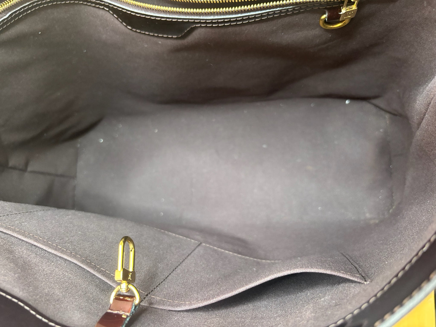 Louis Vuitton Wilshire MM Tote in Amarante Monogram Vernis