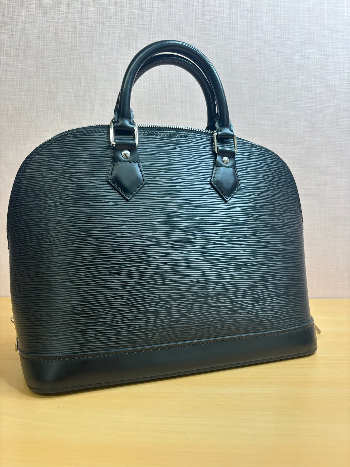 Louis Vuitton Alma PM in Black Epi Leather