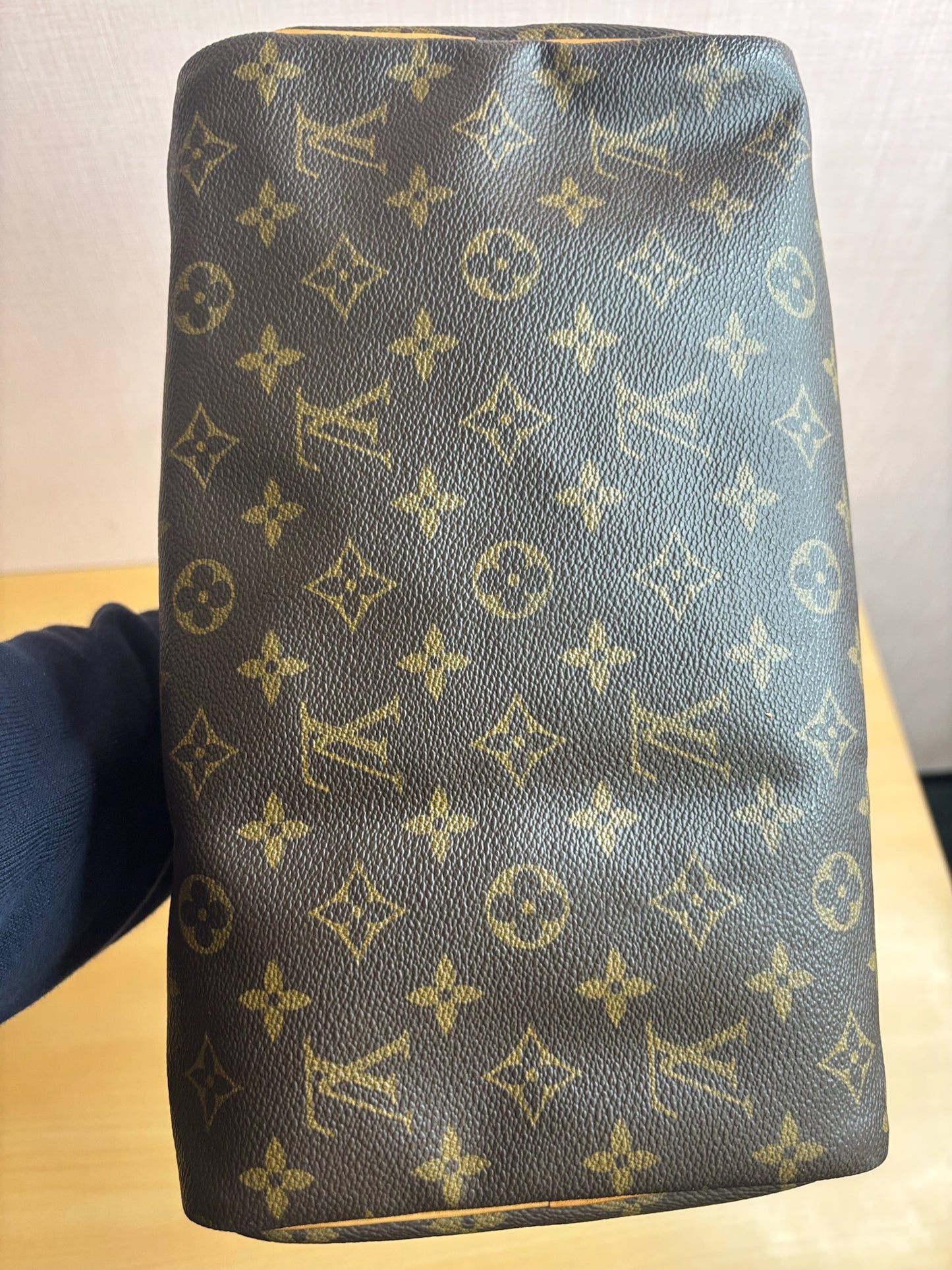 Louis Vuitton Speedy 30 in Monogram Canvas TH0051
