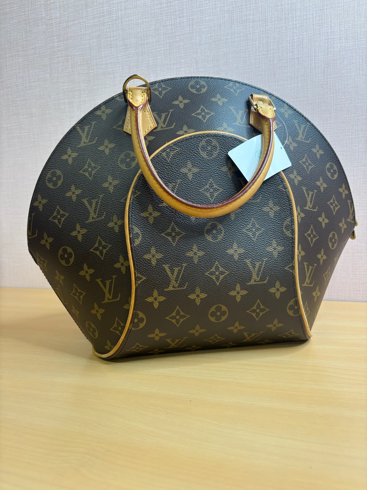 Louis Vuitton Monogram Ellipse MM