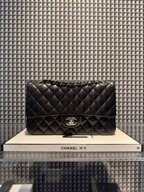 Chanel Classic Flap Bag 11.12 Medium