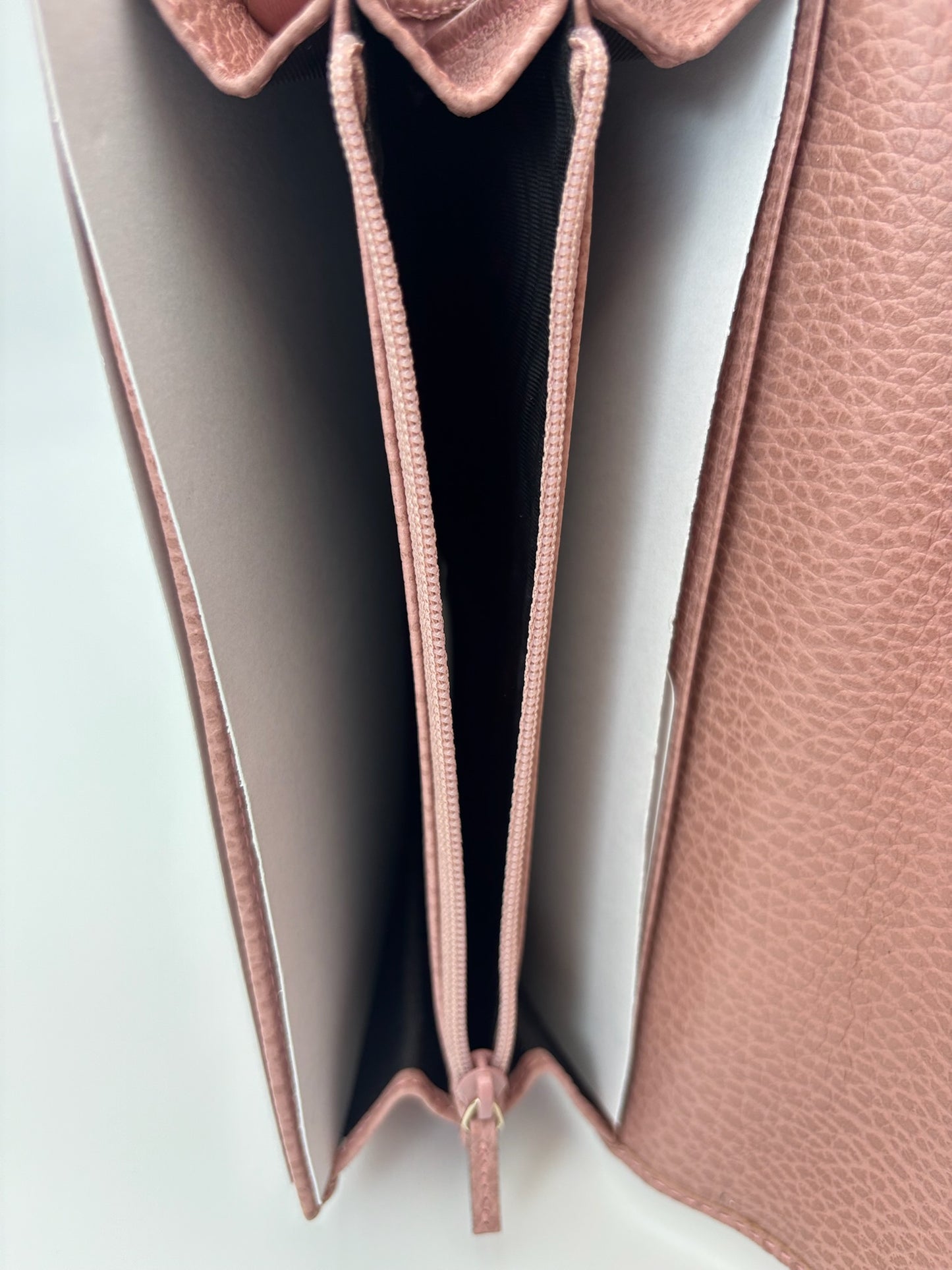 Gucci Swing Continental Wallet