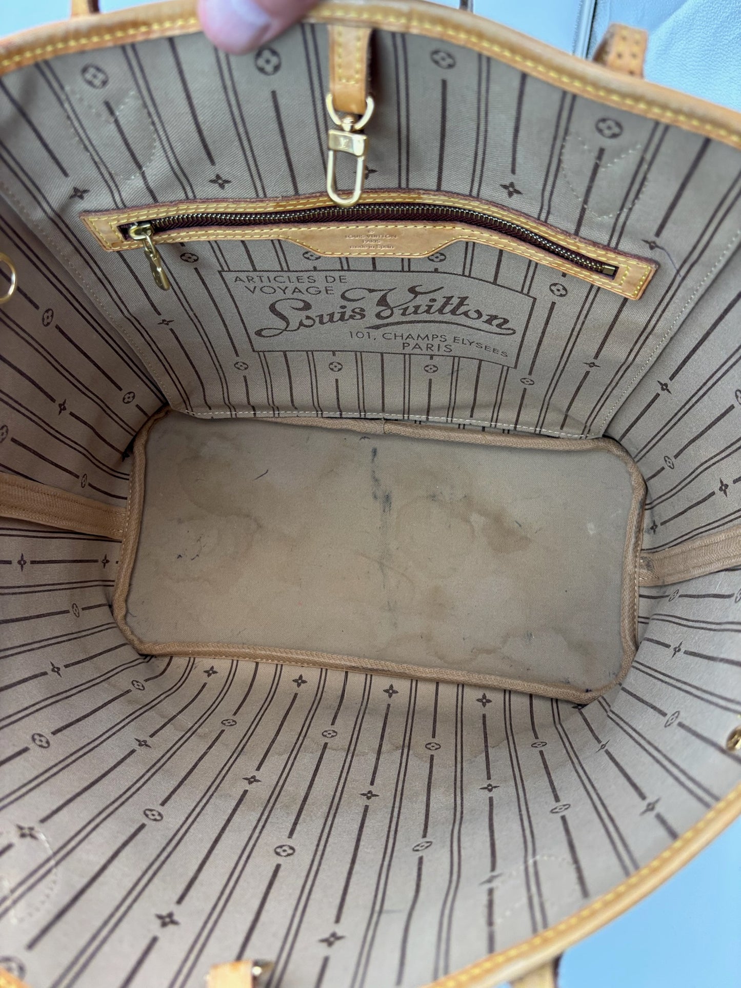 Louis Vuitton Neverfull Tote Bag