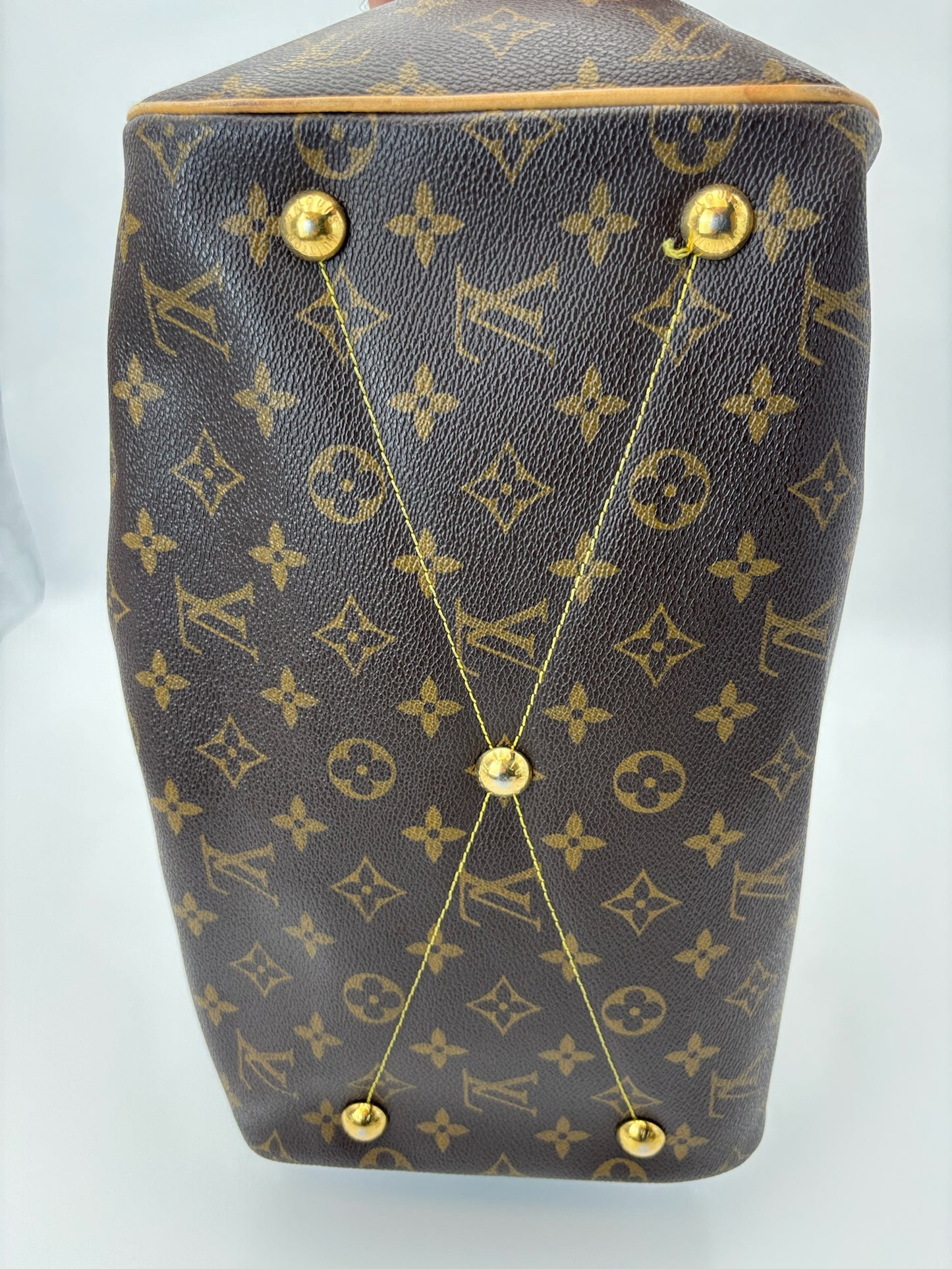 Louis Vuitton Tivoli GM Shoulder Bag