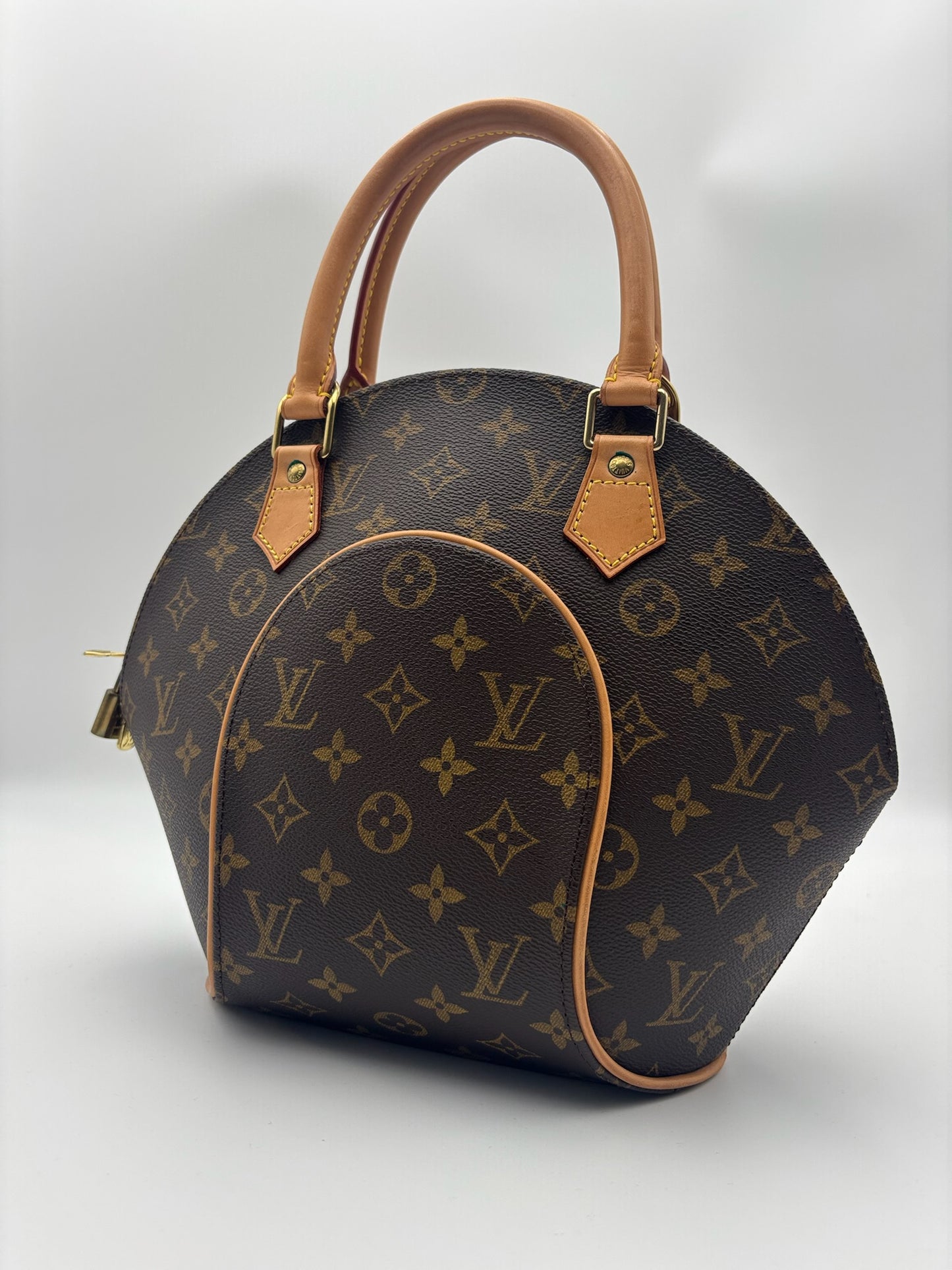 Louis Vuitton Monogram Ellipse