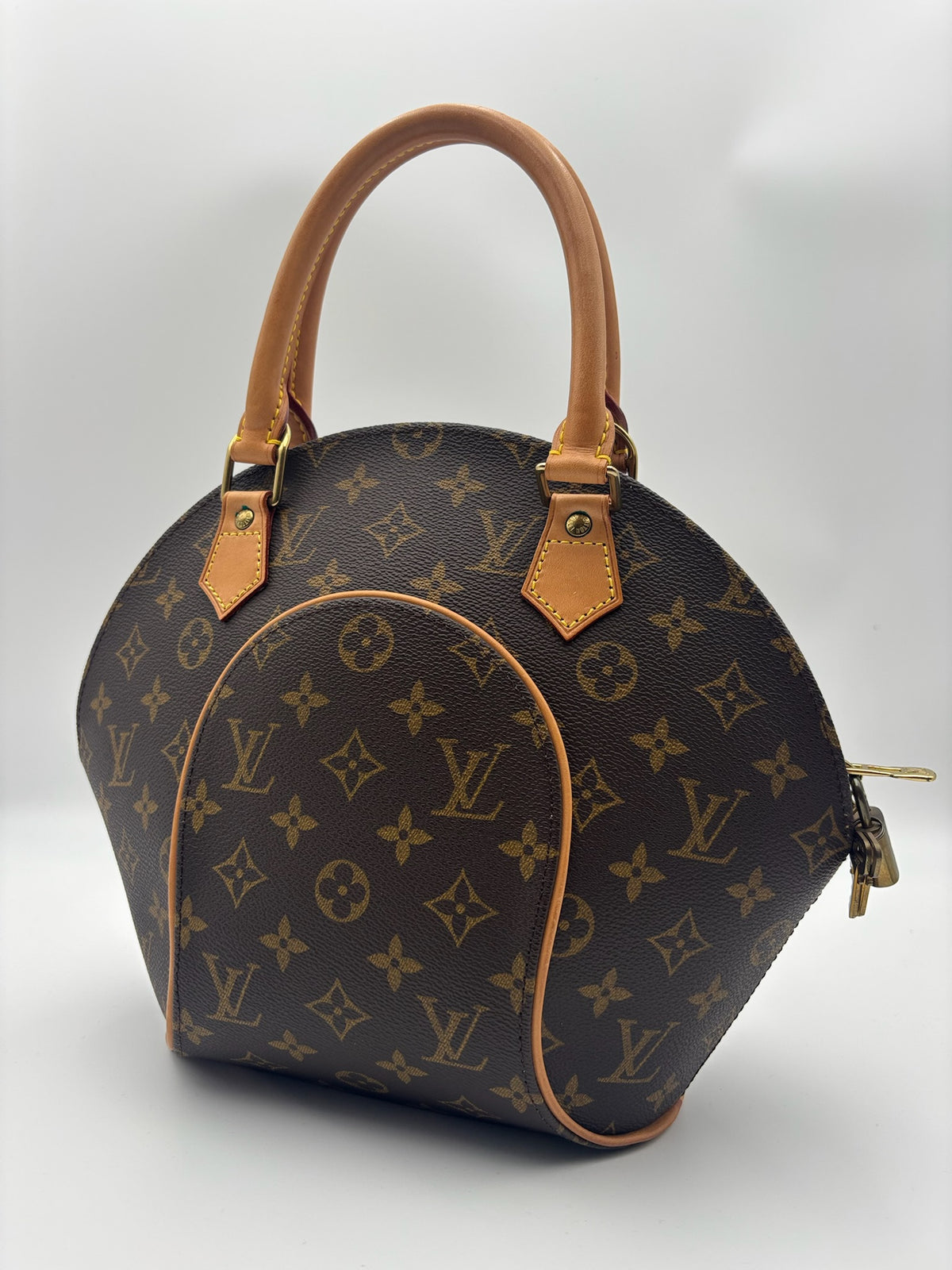 Louis Vuitton Monogram Ellipse