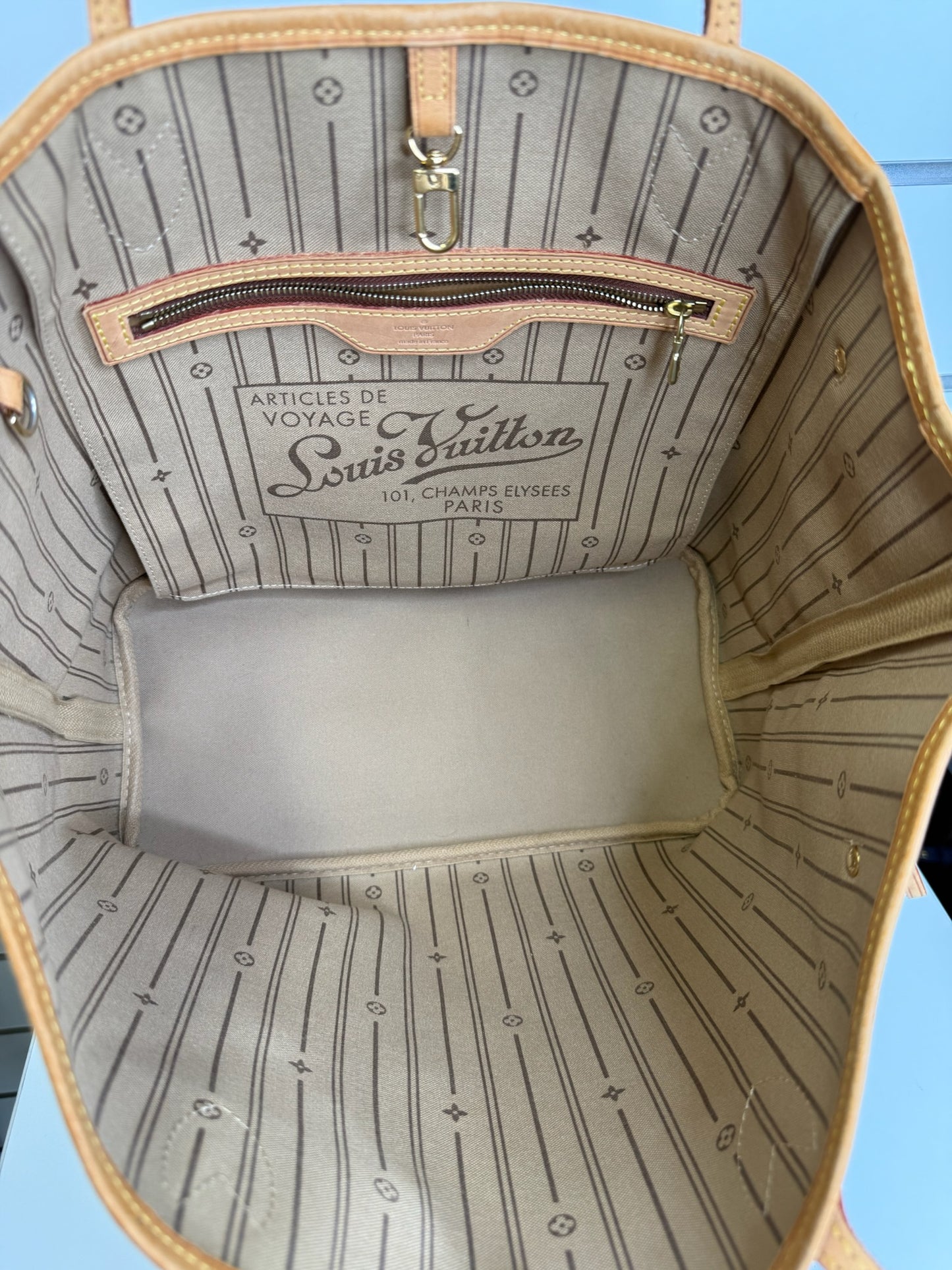 Louis Vuitton Neverfull MM Tote K89