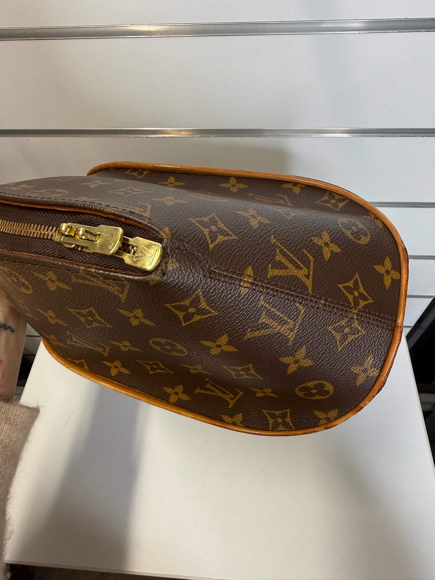 Louis Vuitton Ellipse MM Monogram Canvas K93
