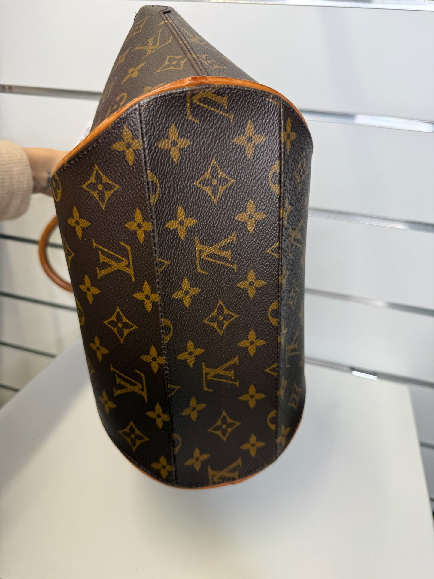 Louis Vuitton Ellipse MM Monogram Canvas K93