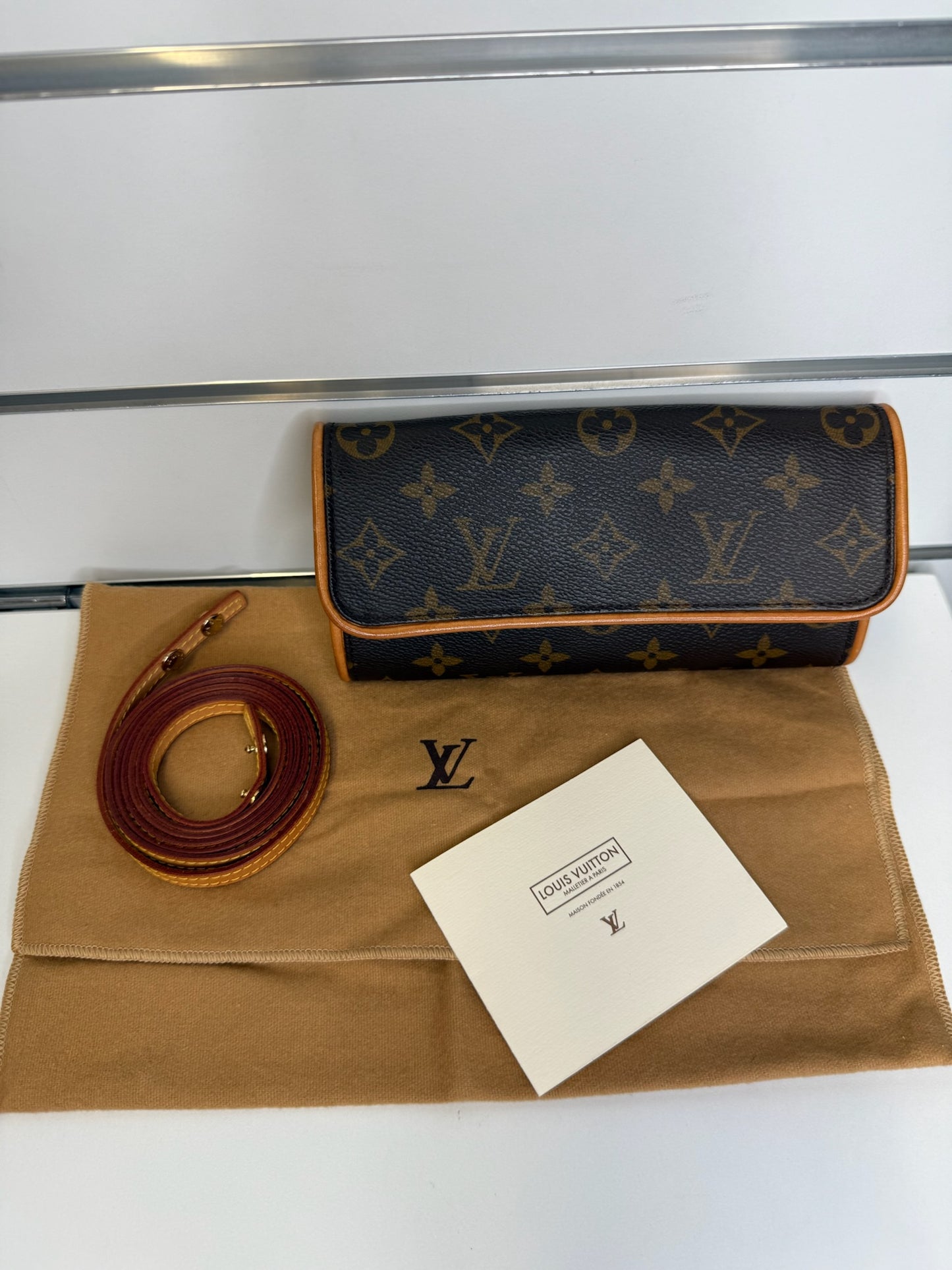 Louis Vuitton Pochette Twin K95