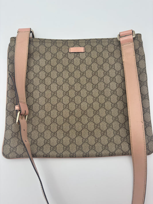 Gucci GG Supreme Shoulder Bag