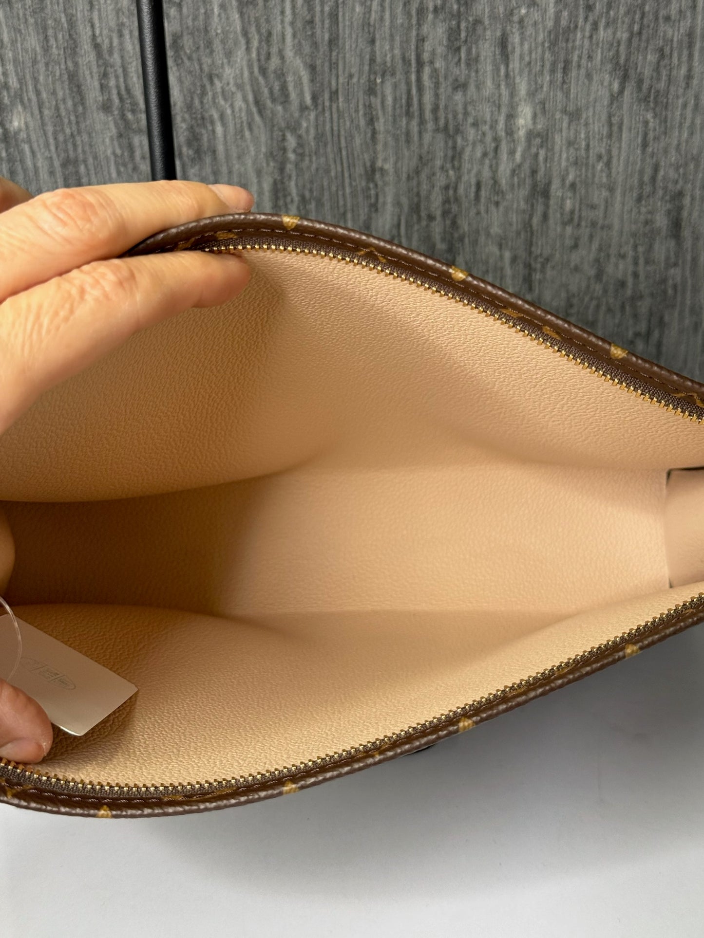 Louis Vuitton Toiletry Pouch 26 KY86