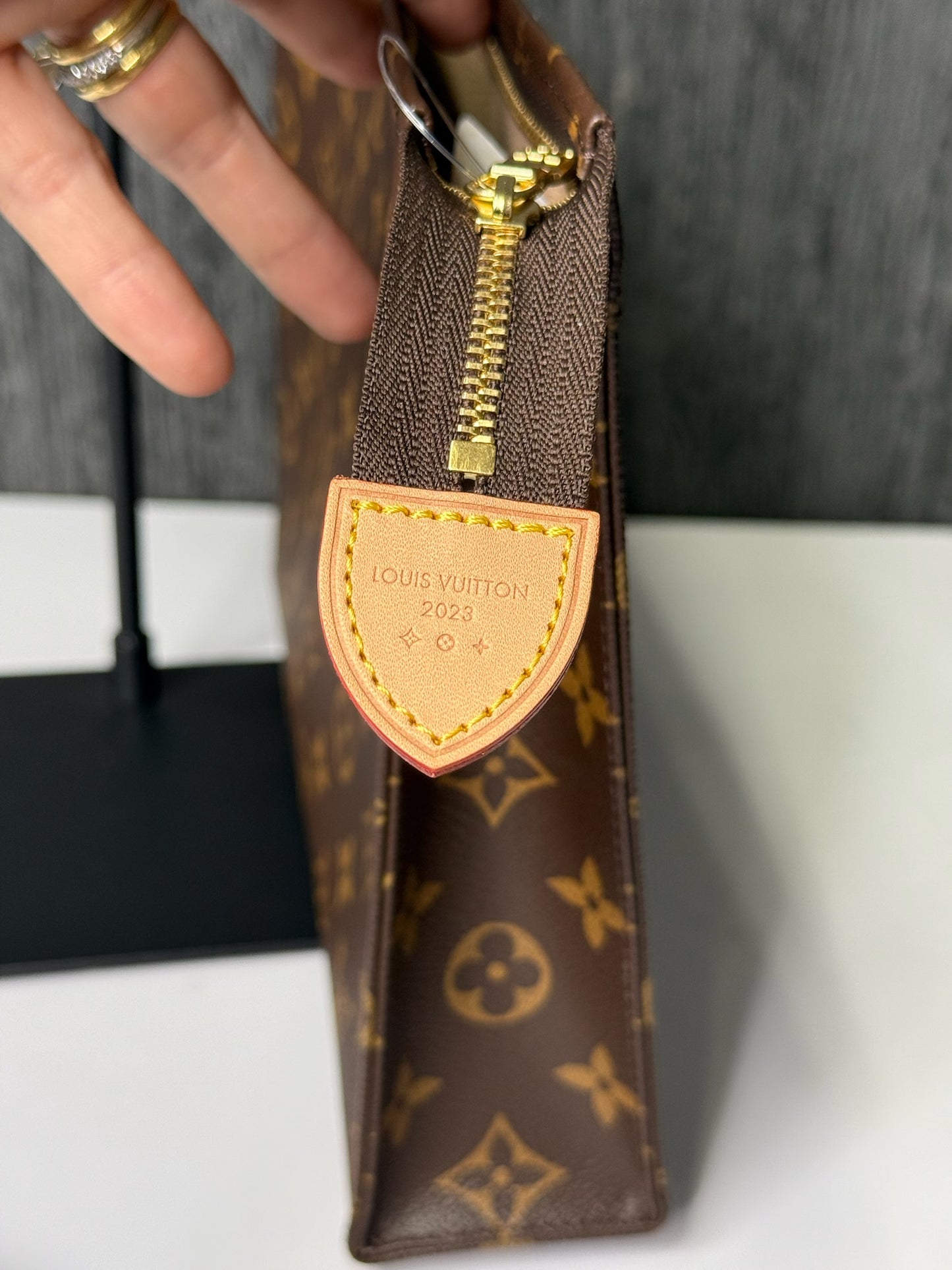 Louis Vuitton Toiletry Pouch 26 KY86