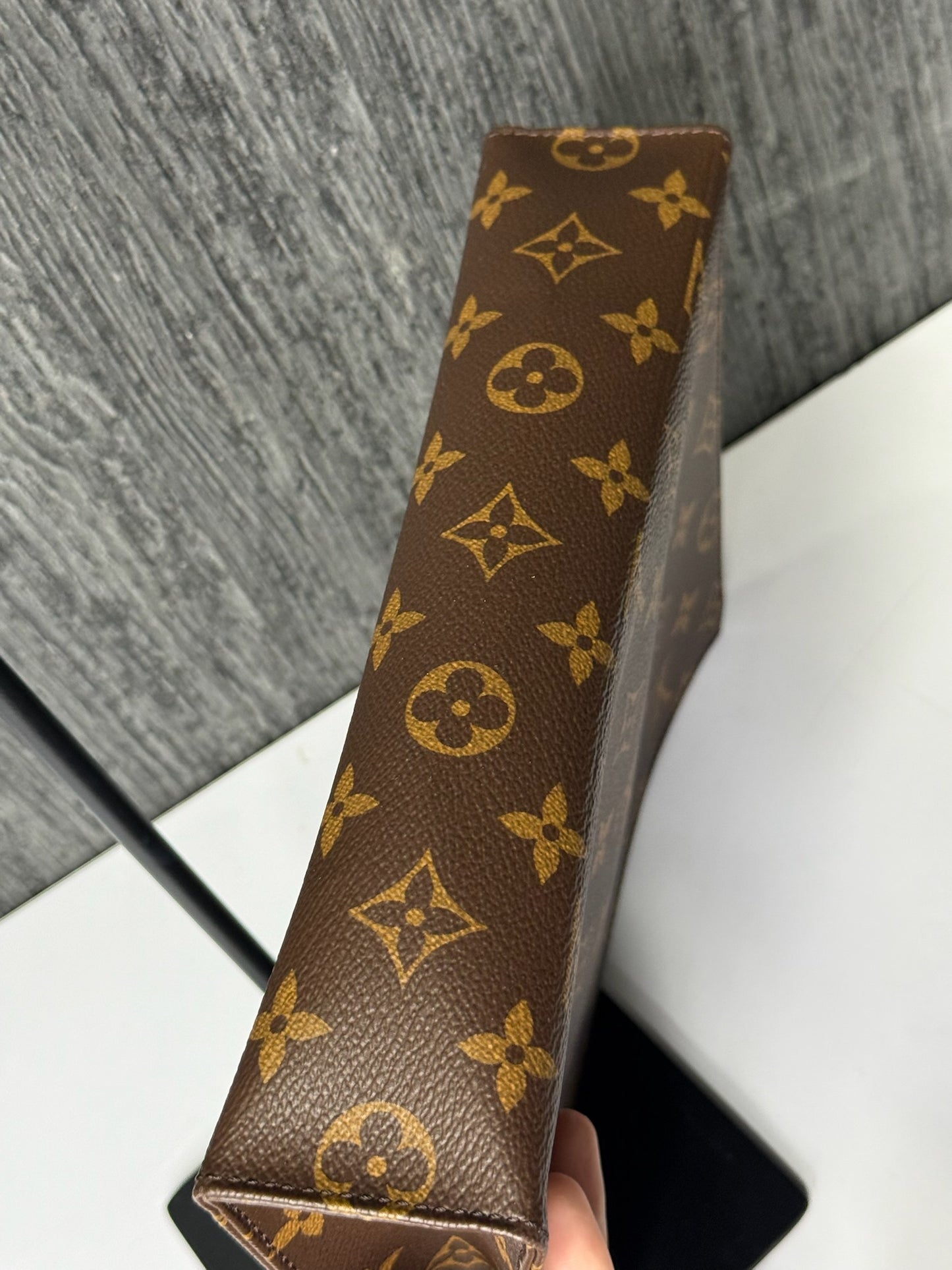 Louis Vuitton Toiletry Pouch 26 KY86