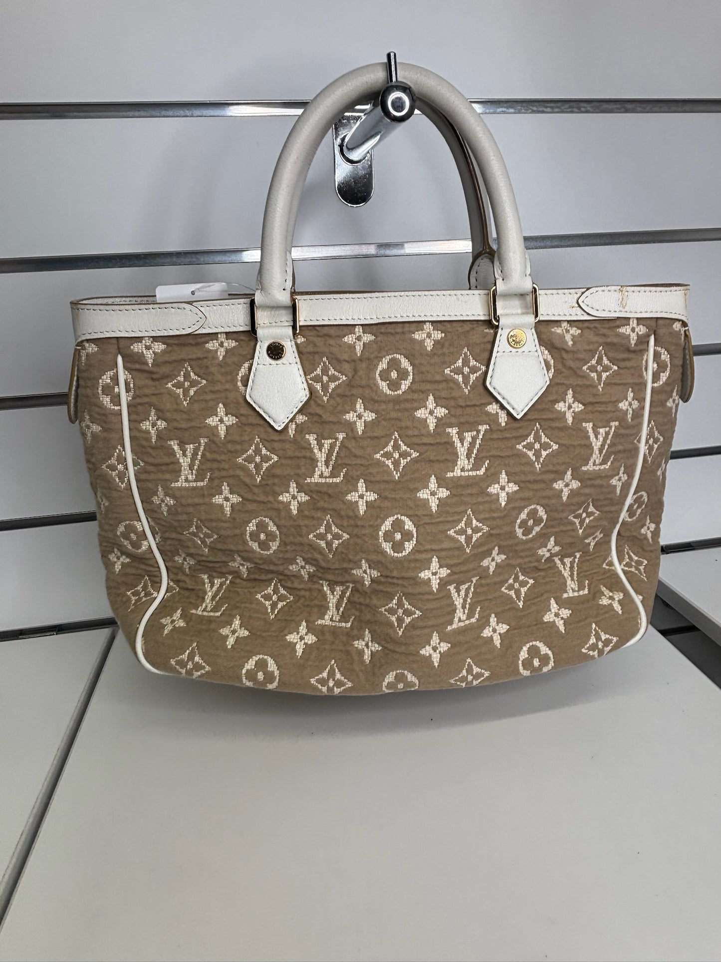 Louis Vuitton Limited Edition Blanc Monogram Sabbia Cabas MM (JP)