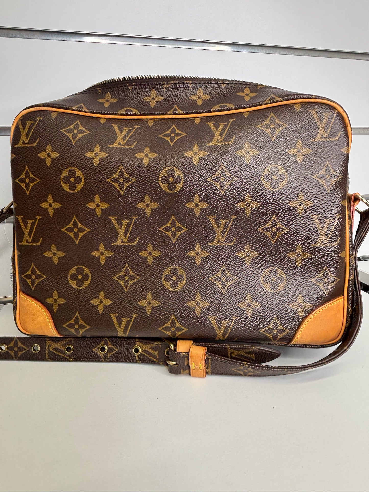 Louis Vuitton Monogram Nil Crossbody Bag (JP)