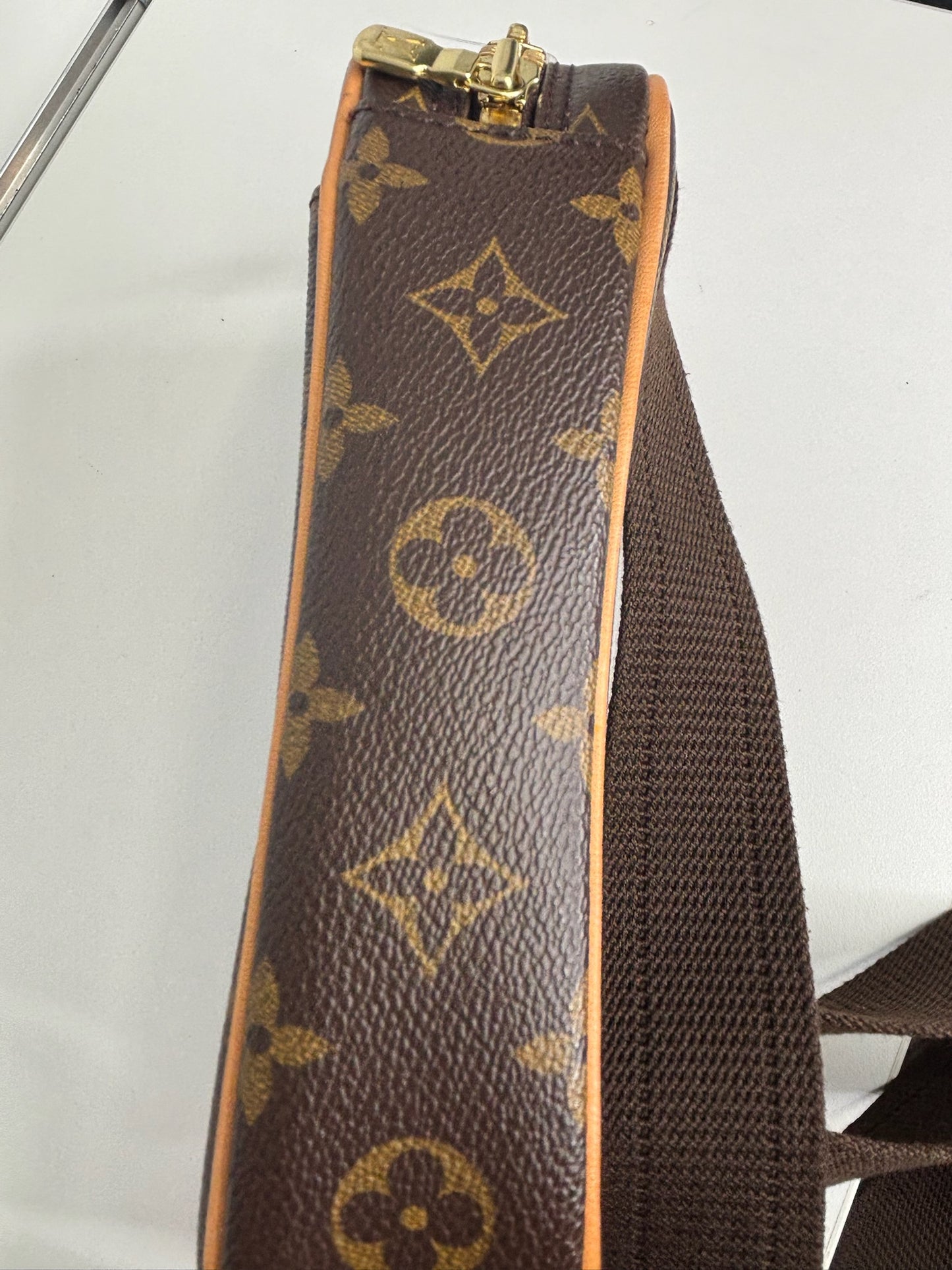Louis Vuitton Monogram Pochette Gange Bag (CA1013) (JP)