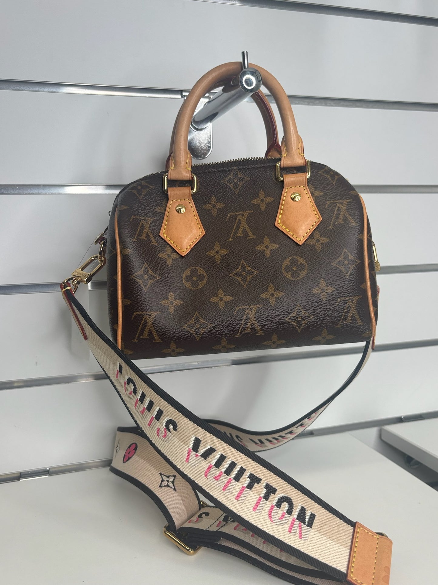 Louis Vuitton Monogram Speedy Bandoulière 20 (JP)