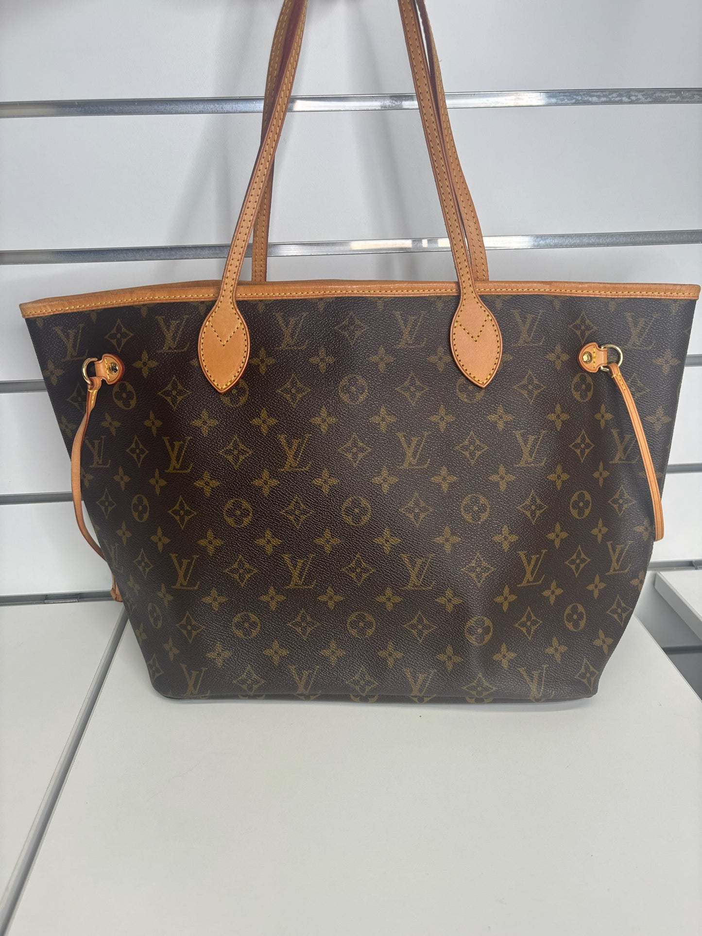 Louis Vuitton Monogram Neverfull MM Tote Bag (AR4009) (JP)