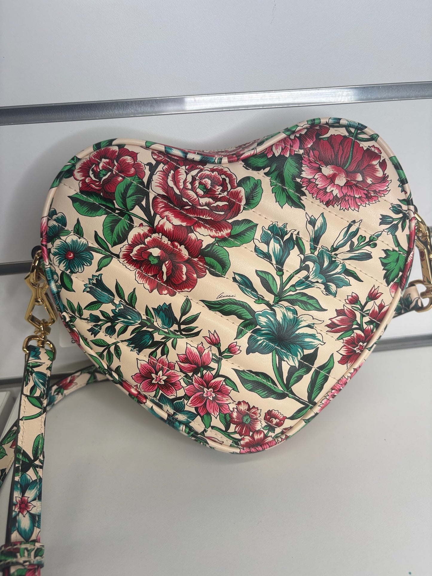 Gucci Matelassé Diagonal Brit Roses Print Interlocking G Heart Shoulder Bag (JP)