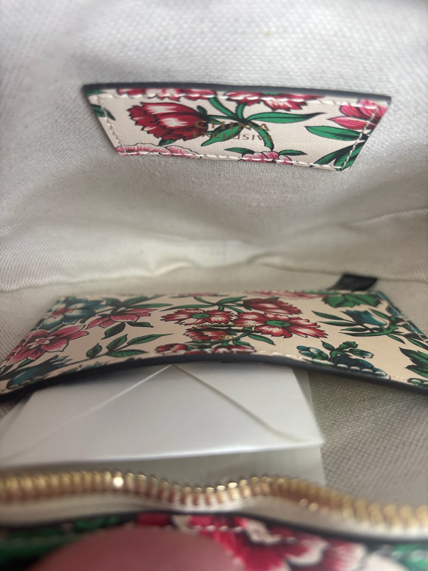 Gucci Matelassé Diagonal Brit Roses Print Interlocking G Heart Shoulder Bag (JP)
