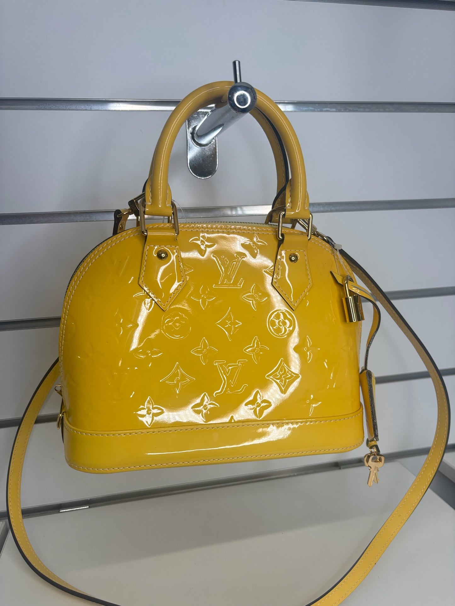 Louis Vuitton Jaune Passion Monogram Vernis Alma BB (JP)
