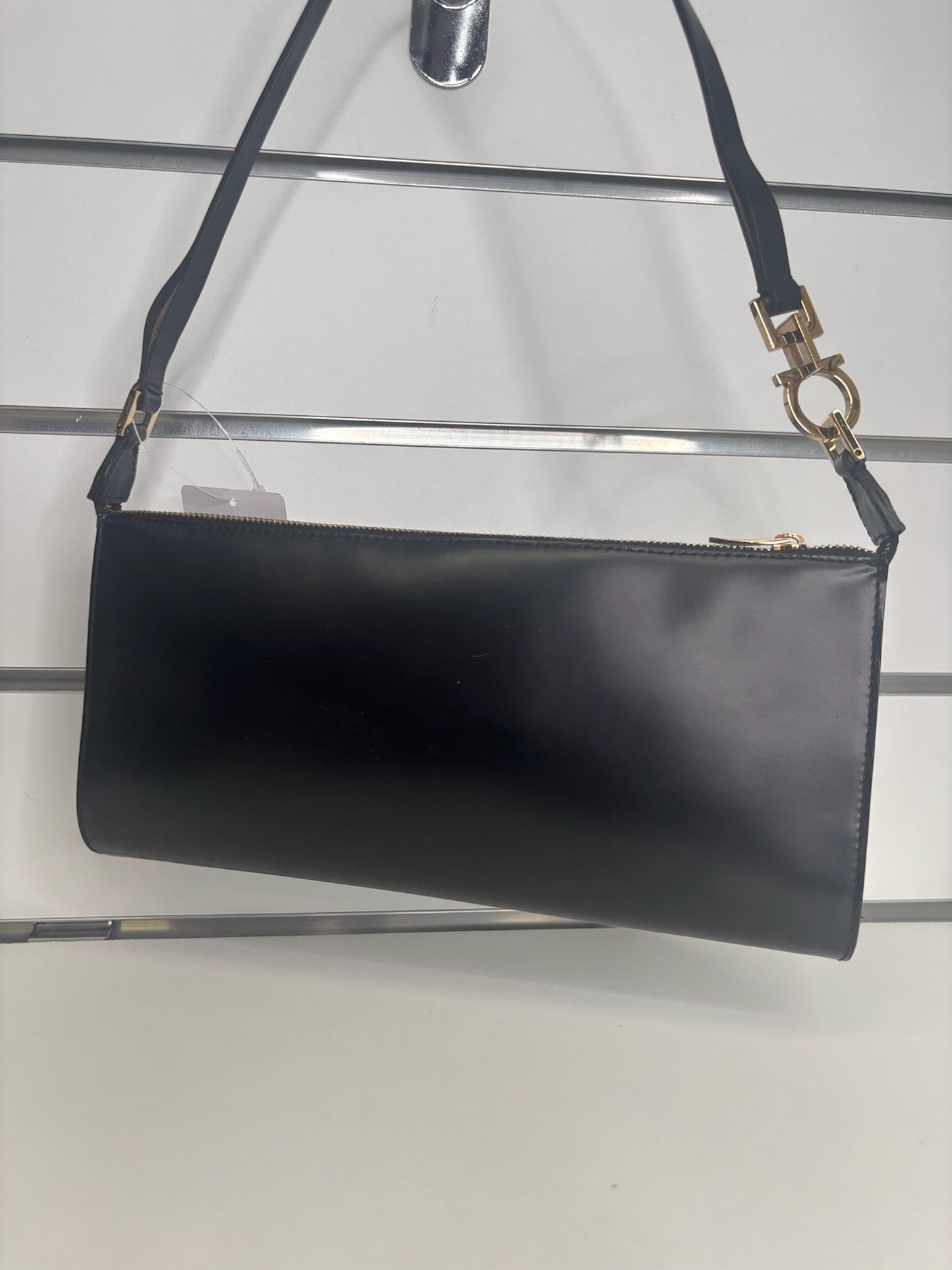 Salvatore Ferragamo Gancini Shoulder Bag (JP)