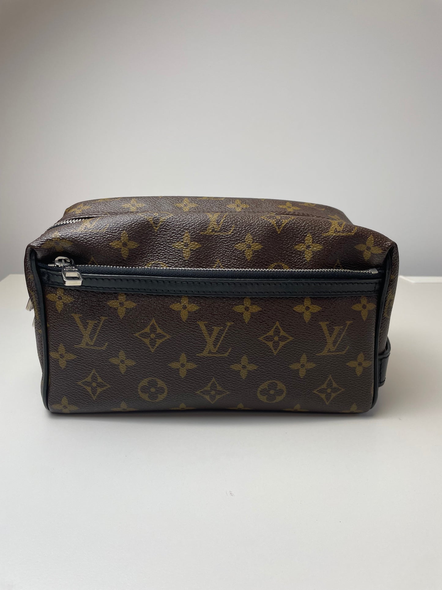Pre-Owned Louis Vuitton Macassar Trousse Toilette AJ036