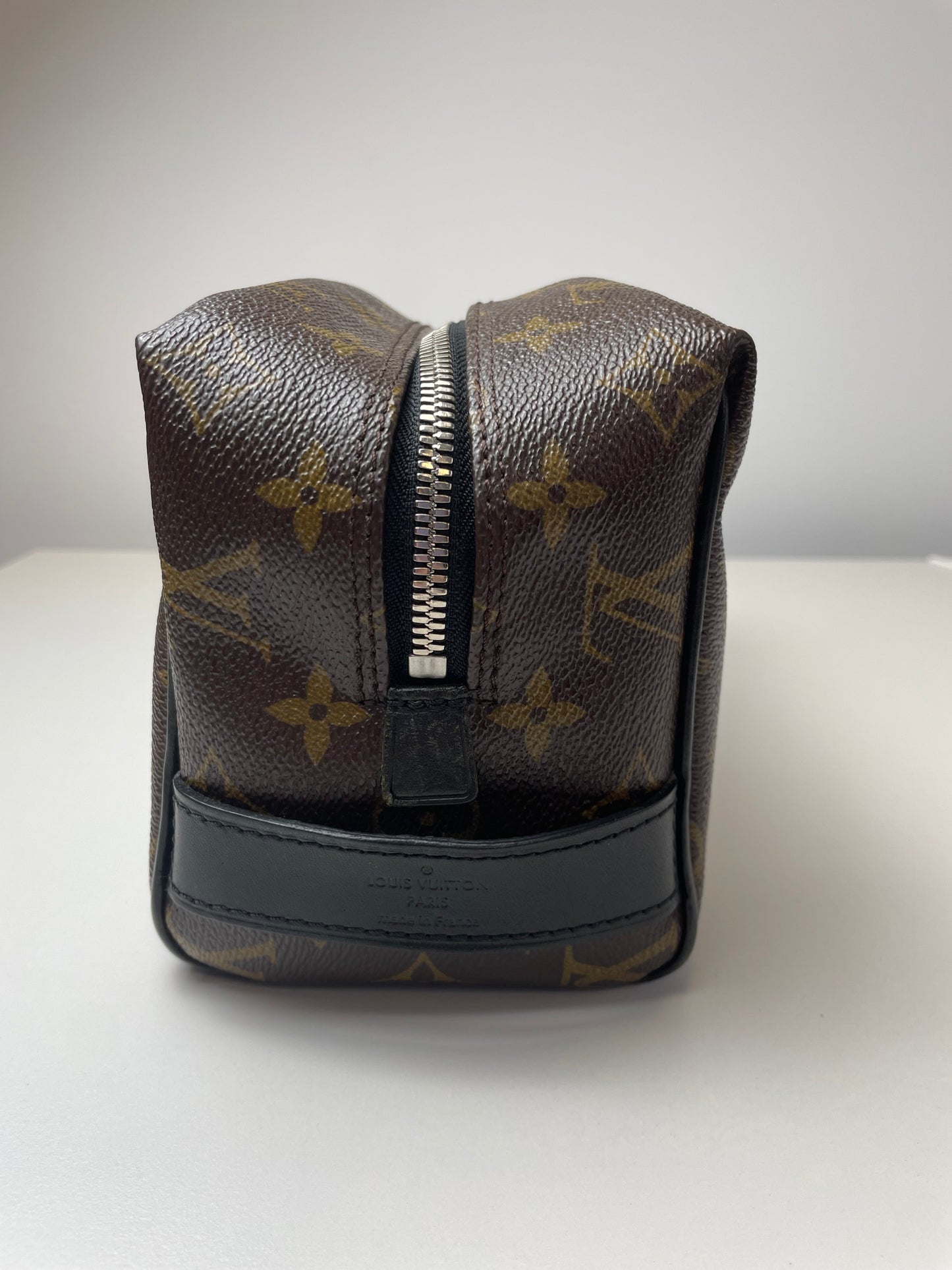 Pre-Owned Louis Vuitton Macassar Trousse Toilette AJ036
