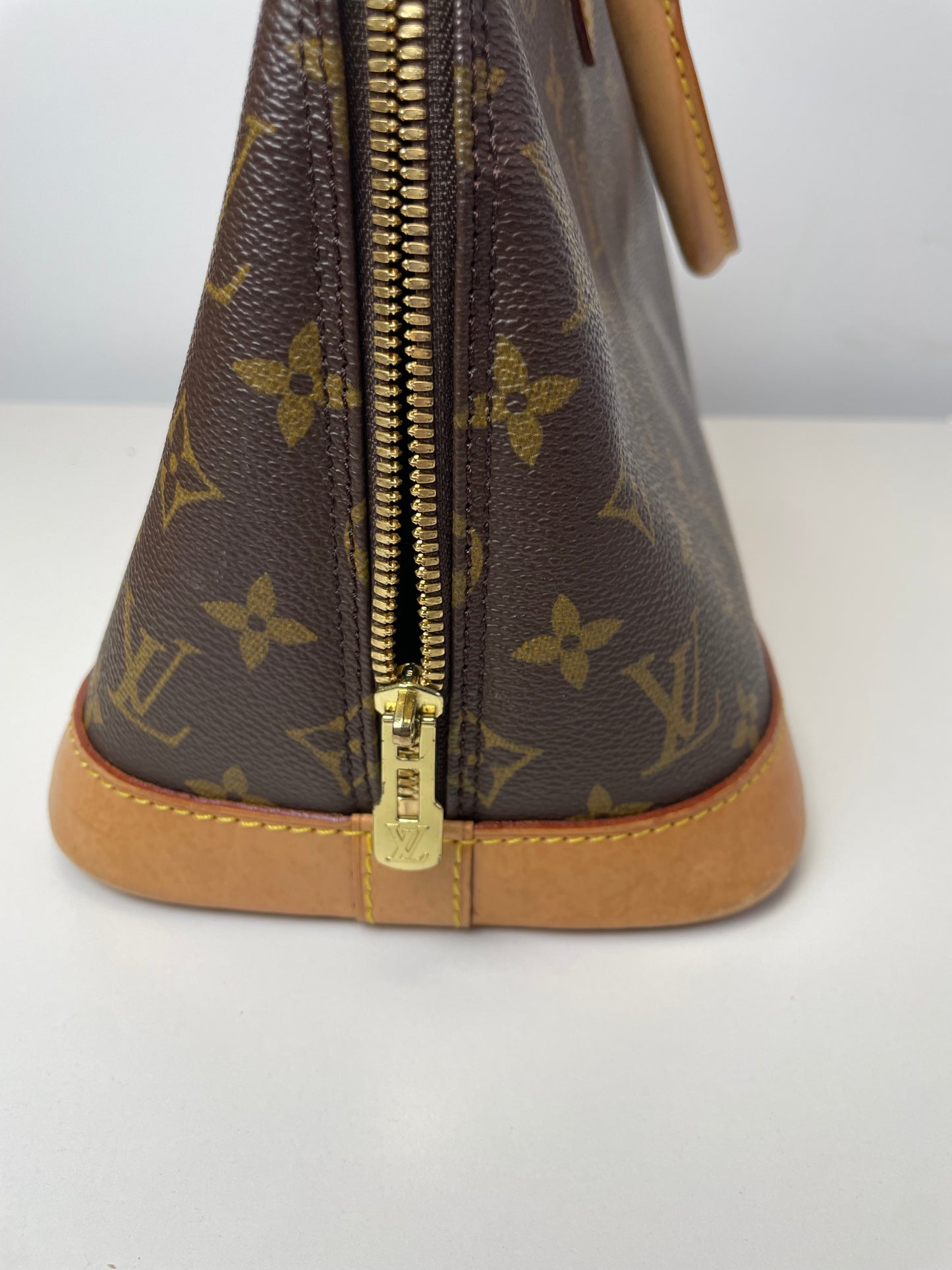 Pre-Owned Louis Vuitton Monogram Alma PM AJ056