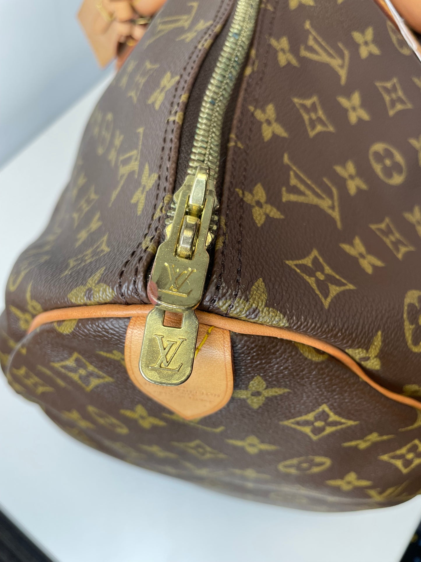 Pre-Owned Louis Vuitton Keepall 50 AJ109