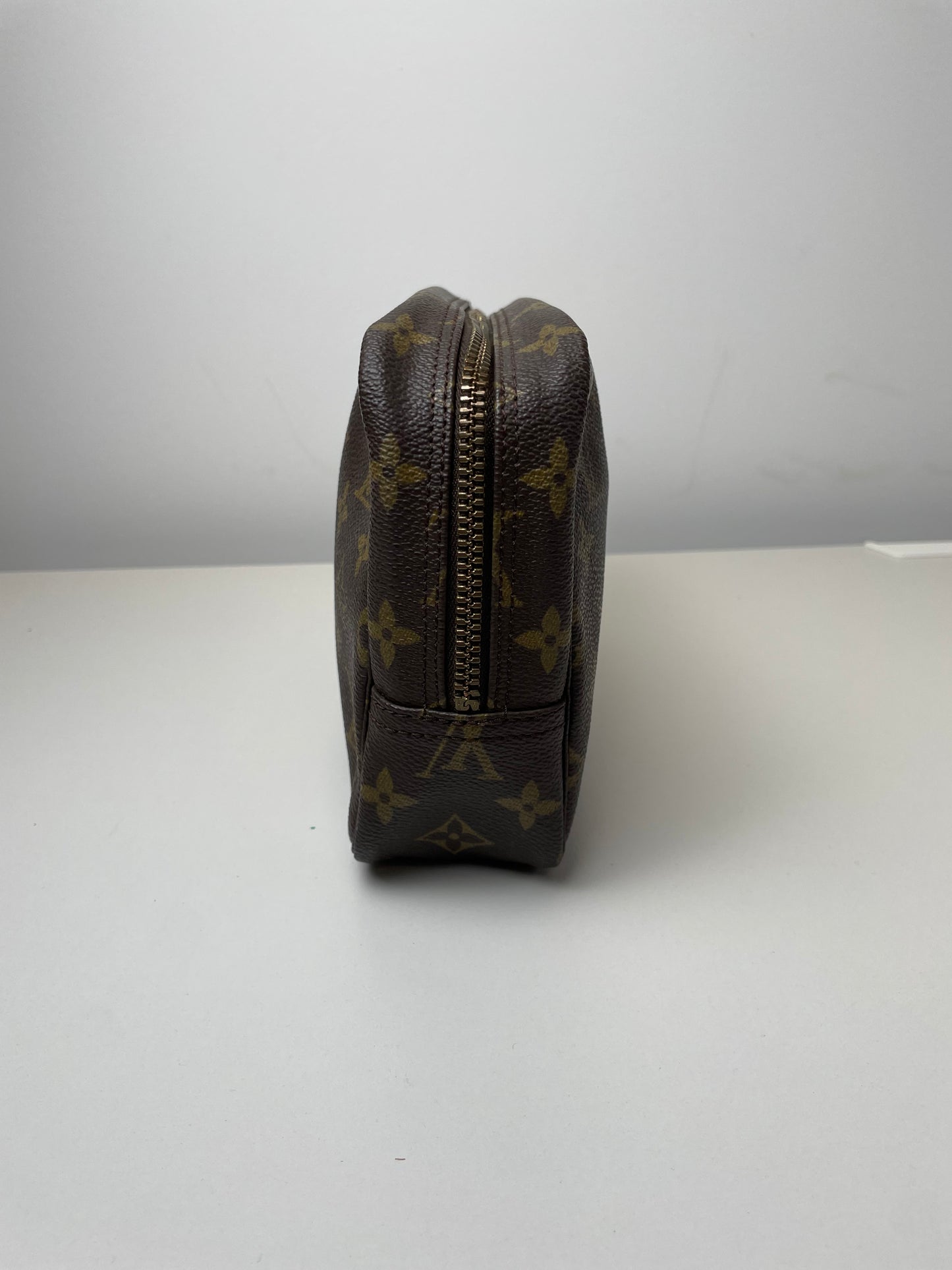 Pre-Owned Louis Vuitton Trousse Toilette 23 AJ118