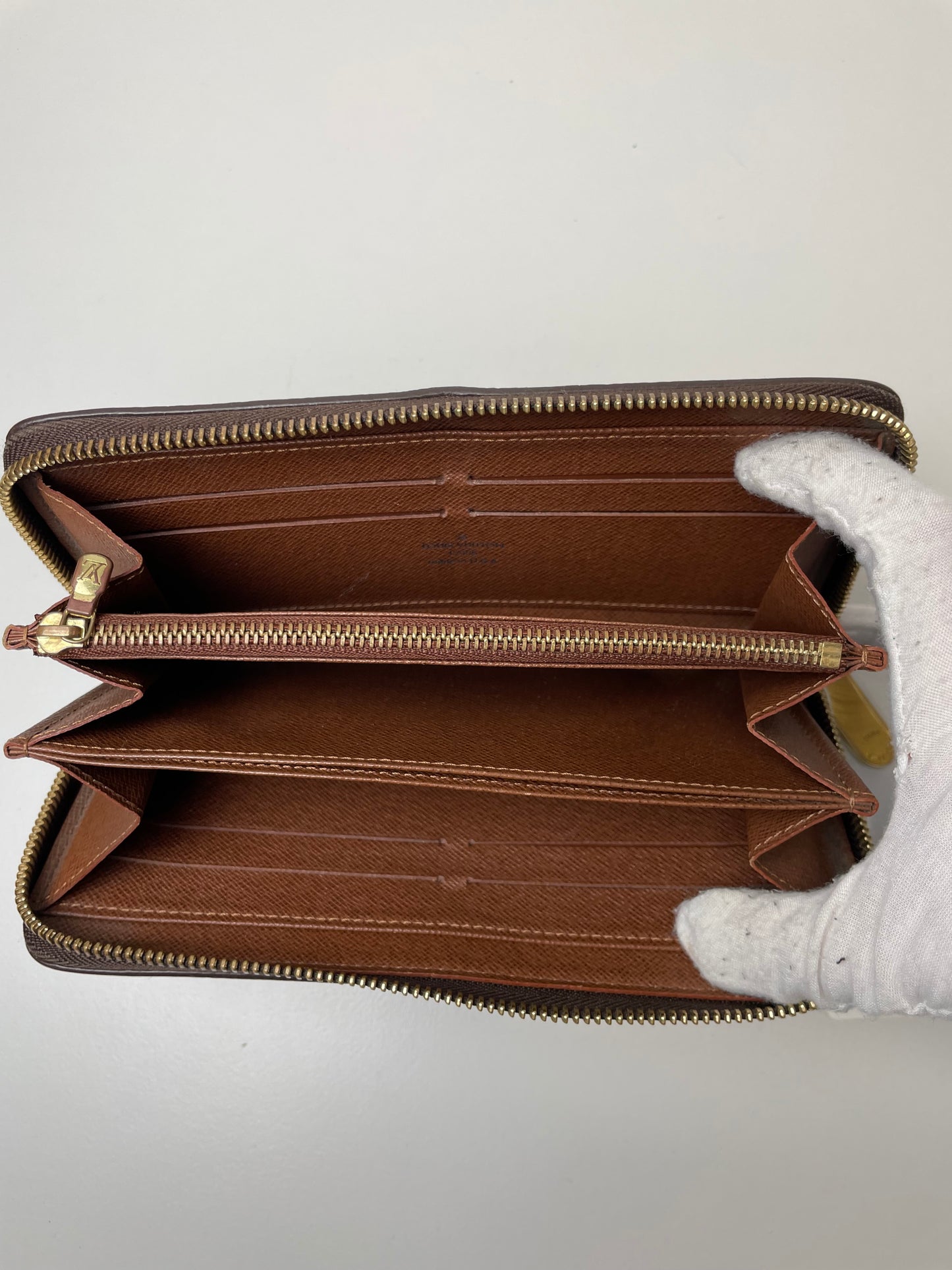 Pre-Owned Louis Vuitton Monogram Zippy Wallet AJ123