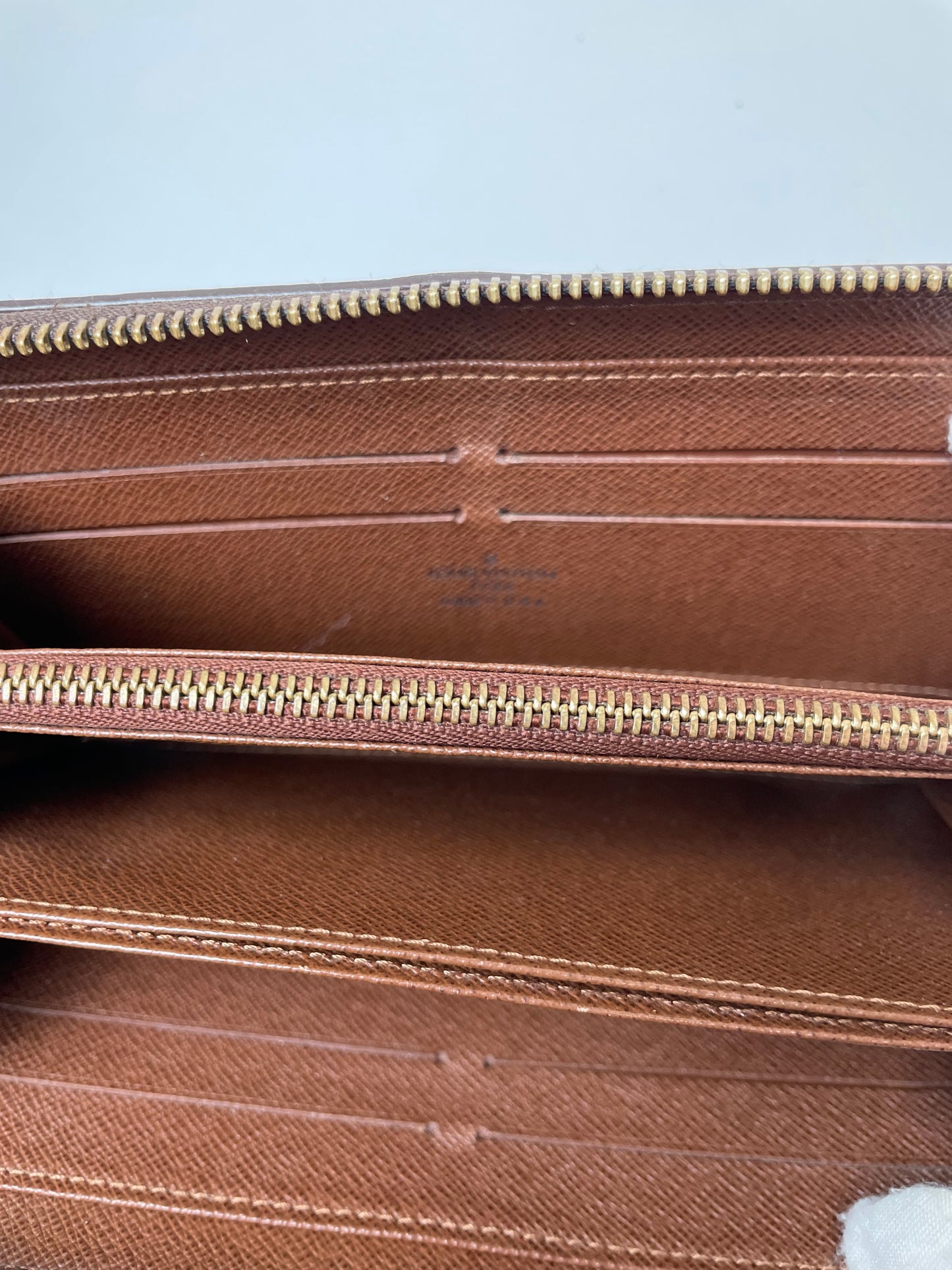 Pre-Owned Louis Vuitton Monogram Zippy Wallet AJ123